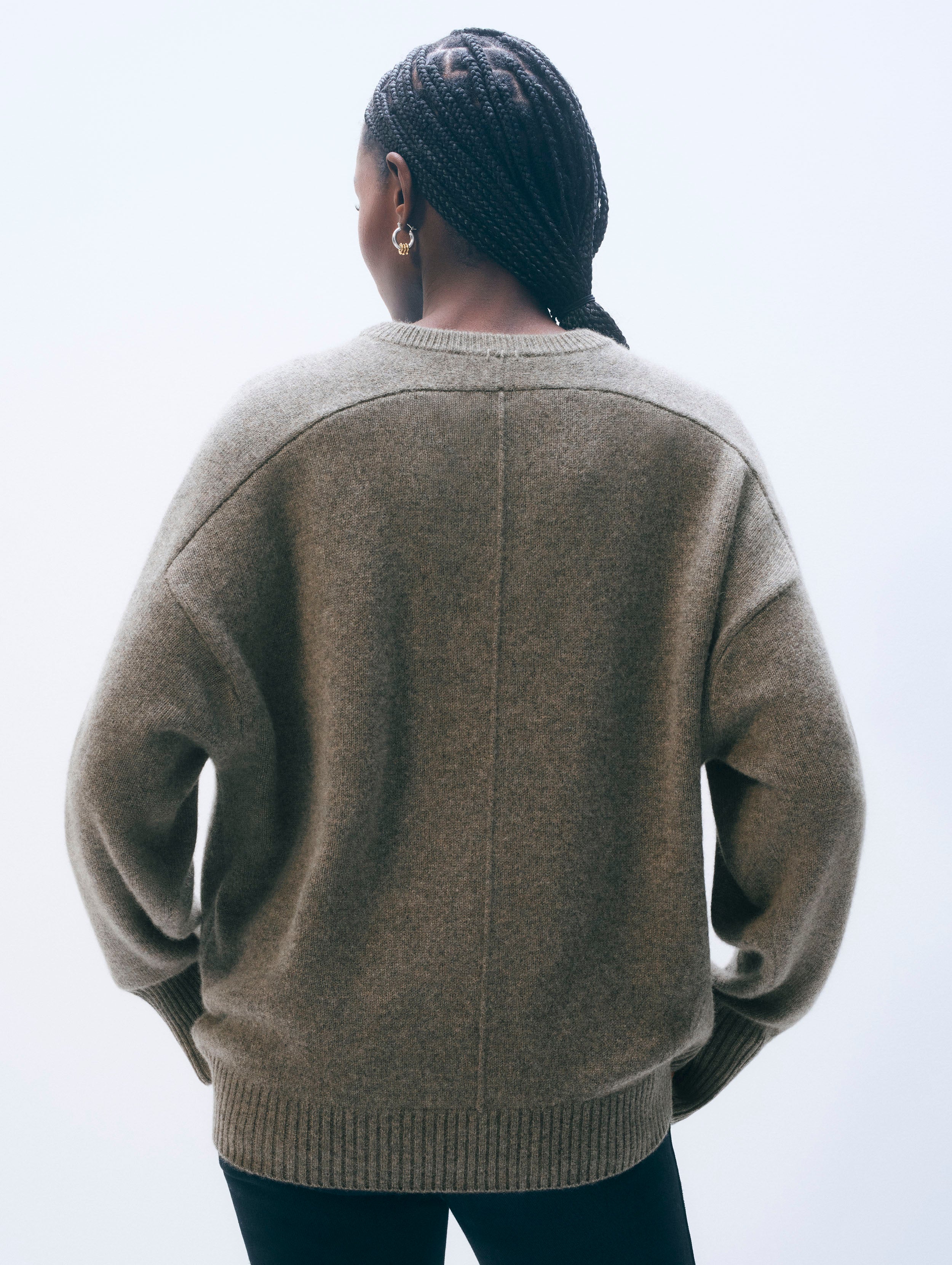 Cashmere Saddle Sleeve Crewneck | Ashen Brown
