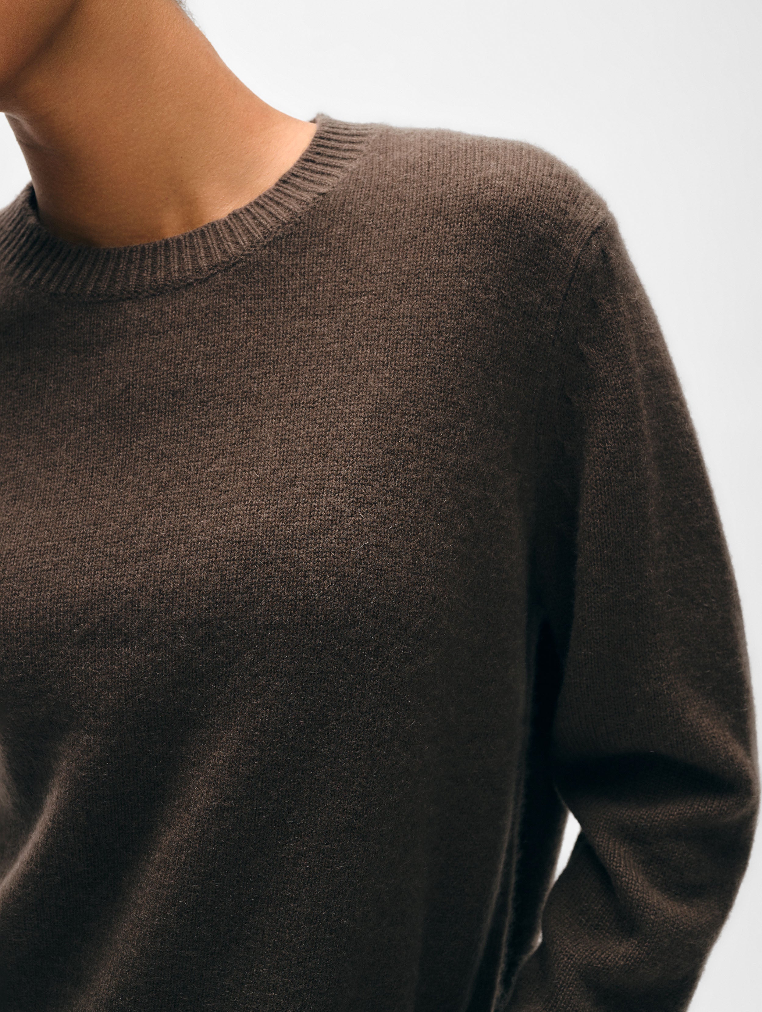 Cashmere Ribbed Trim Crewneck | Deep Moss