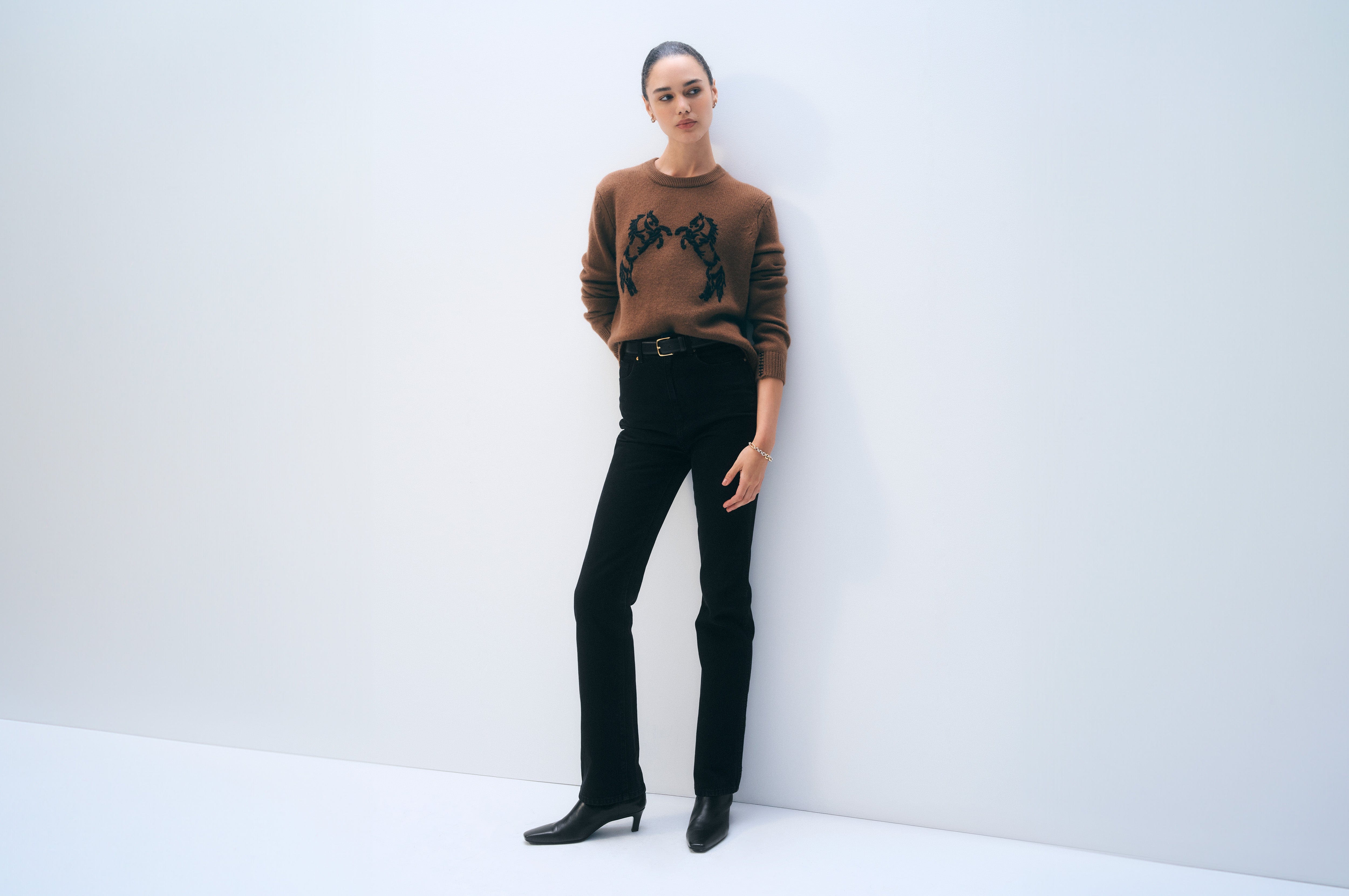 Cashmere Blend Horse Embroidered Crewneck | Umber & Black