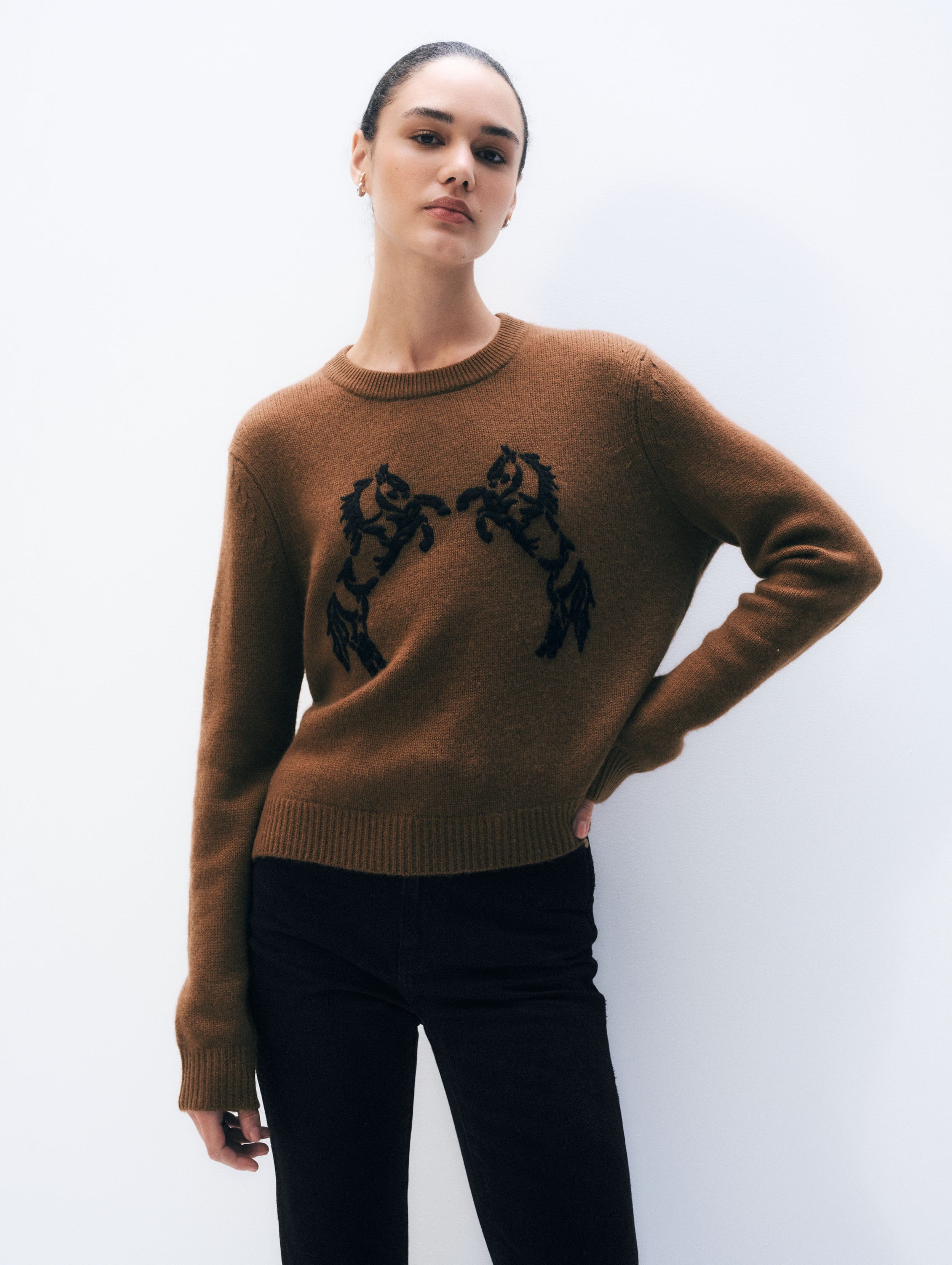 Cashmere Blend Horse Embroidered Crewneck | Umber & Black
