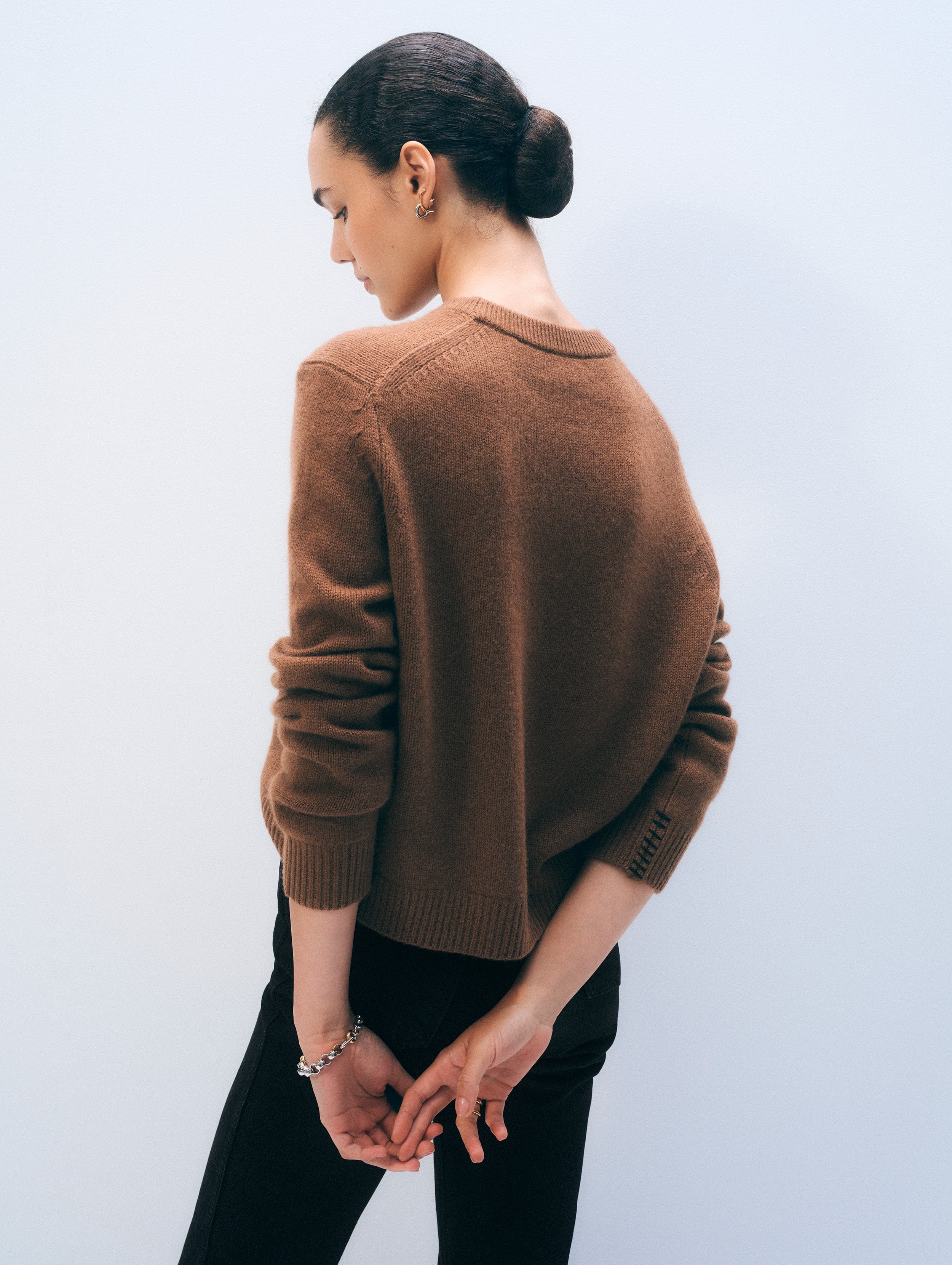Cashmere Blend Horse Embroidered Crewneck | Umber & Black