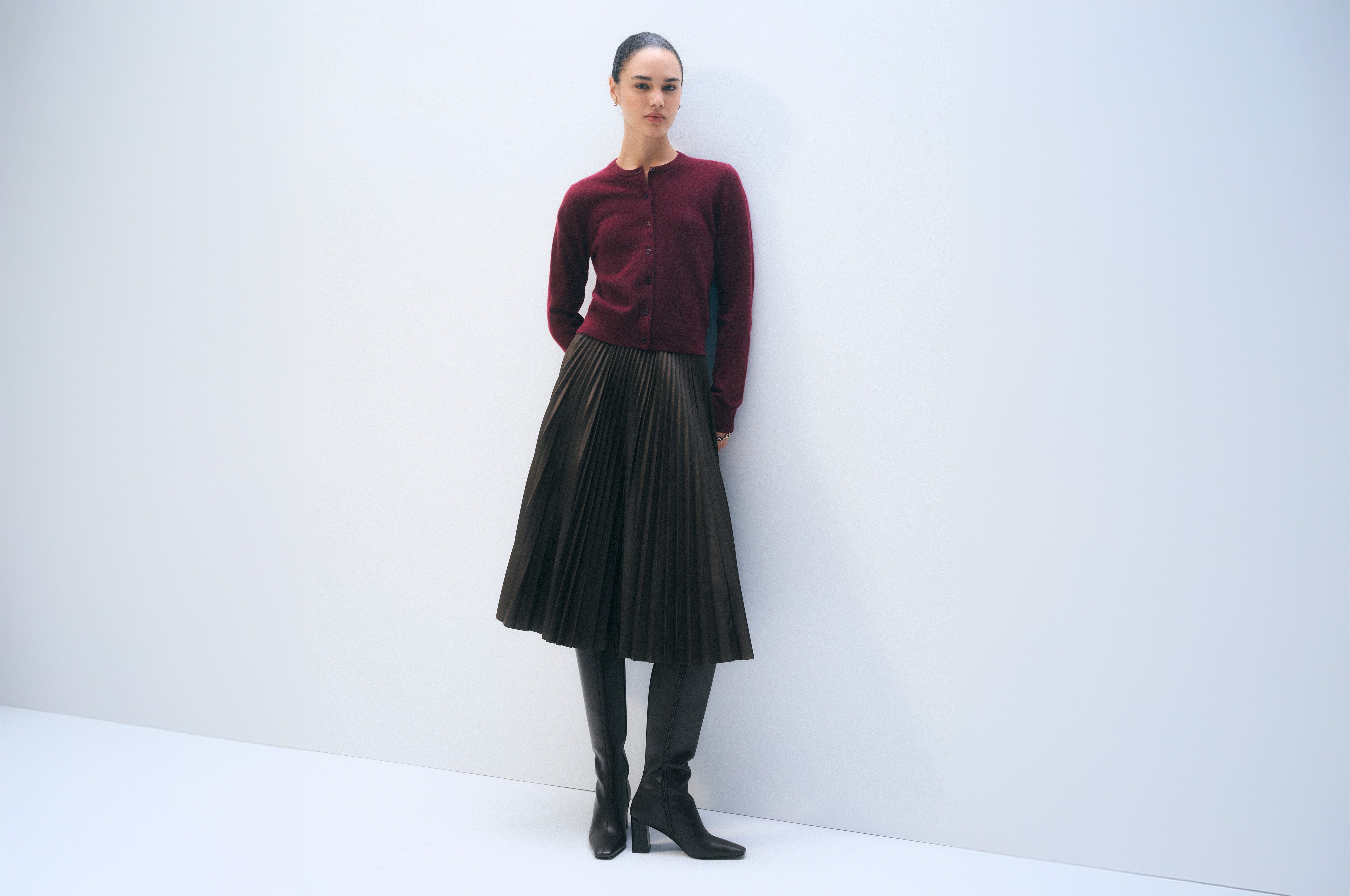 Cashmere Crewneck Cardigan | Sangria