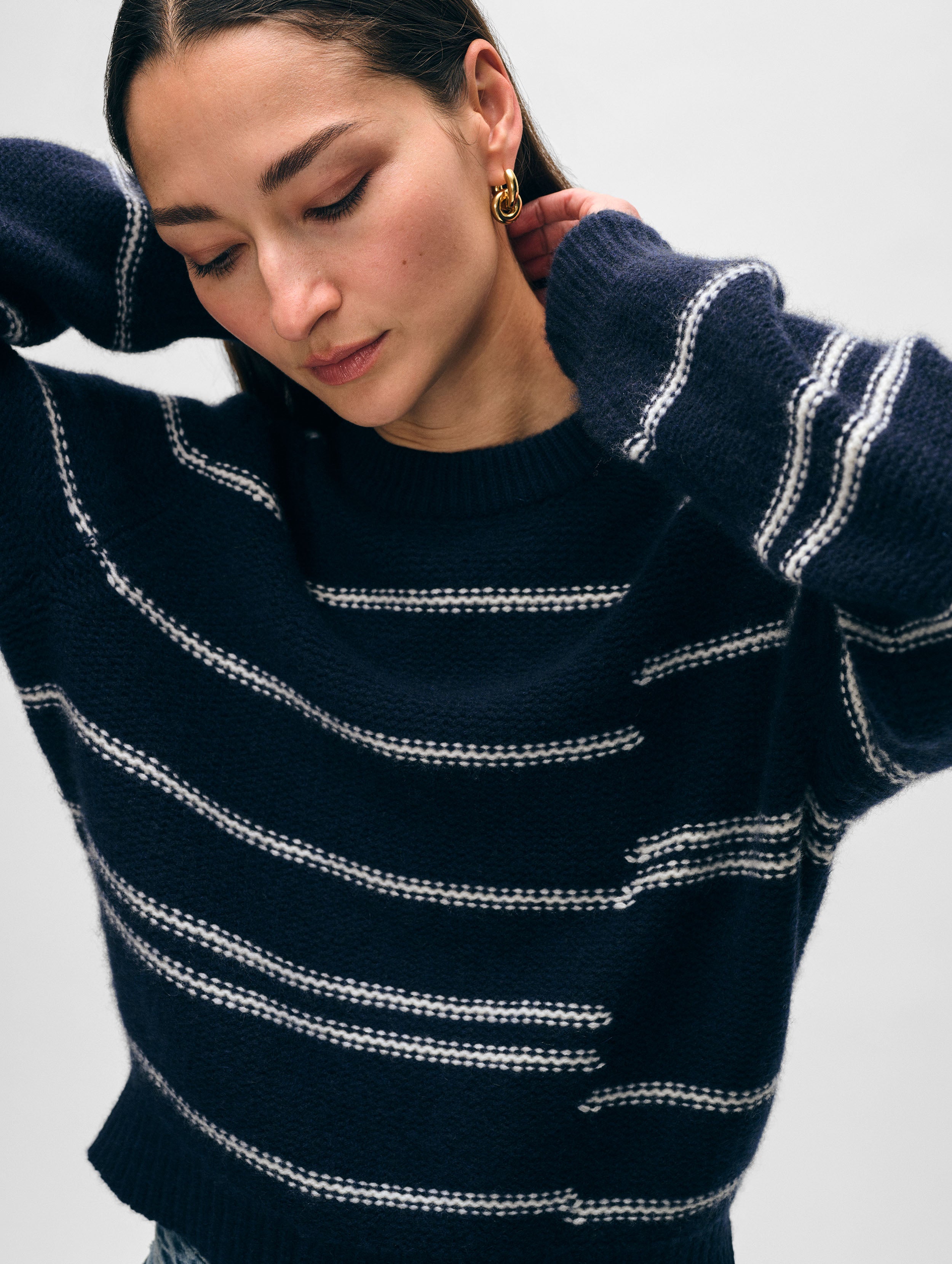 Cashmere Broken Stripe Crewneck | Deep Navy/Soft White