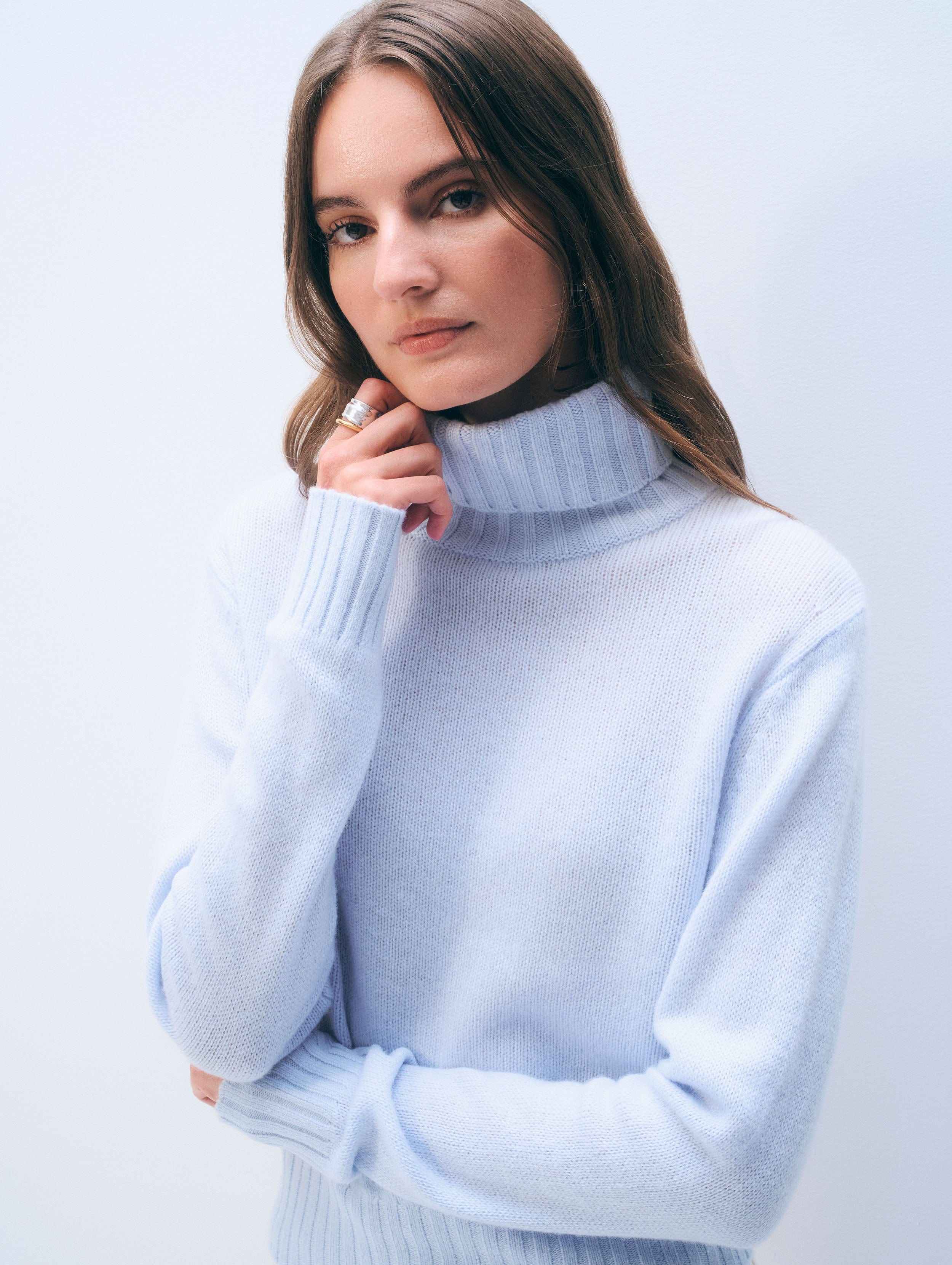 Cashmere Featherweight Turtleneck | Pale Blue Mist