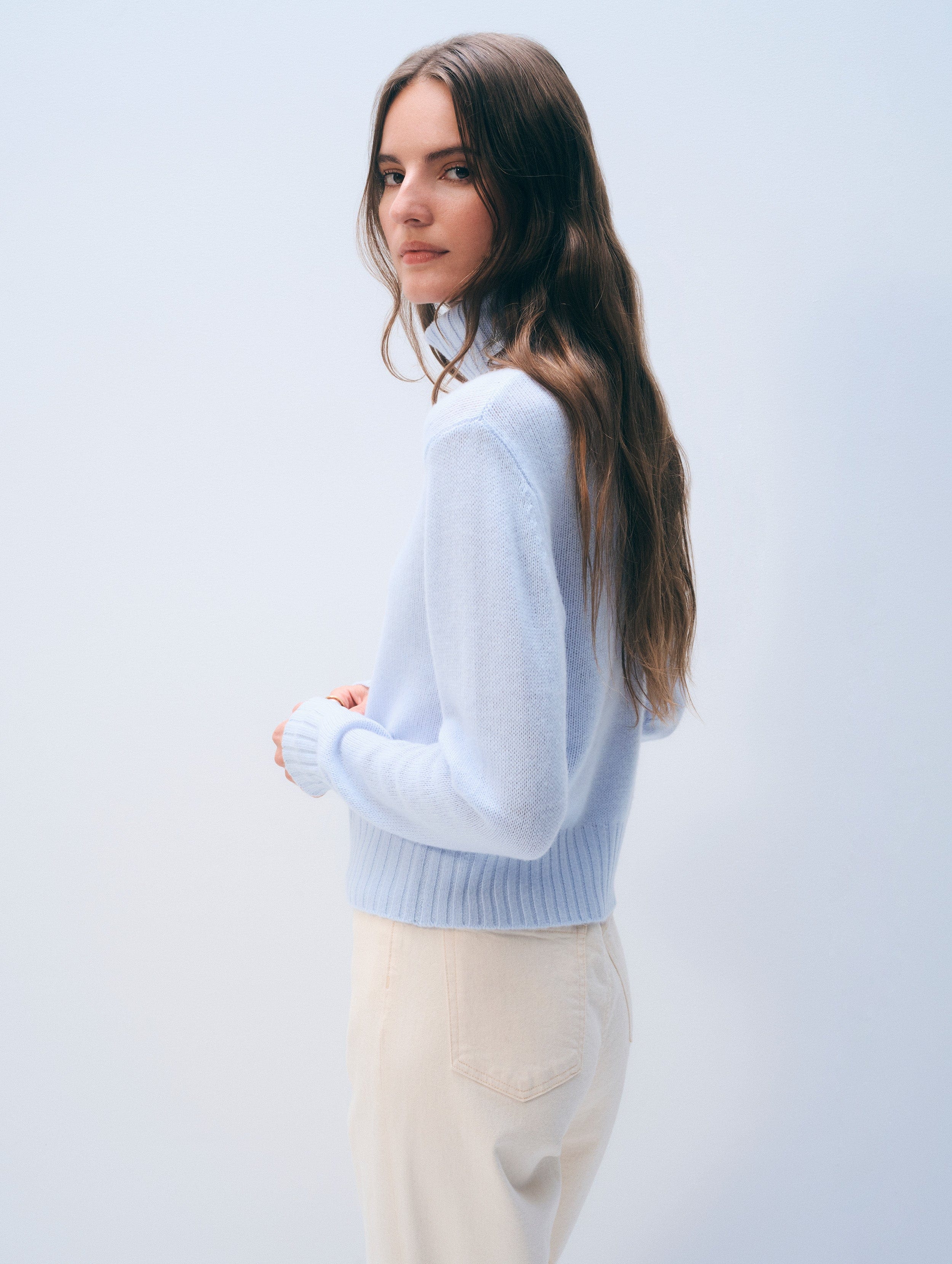 Cashmere Featherweight Turtleneck | Pale Blue Mist