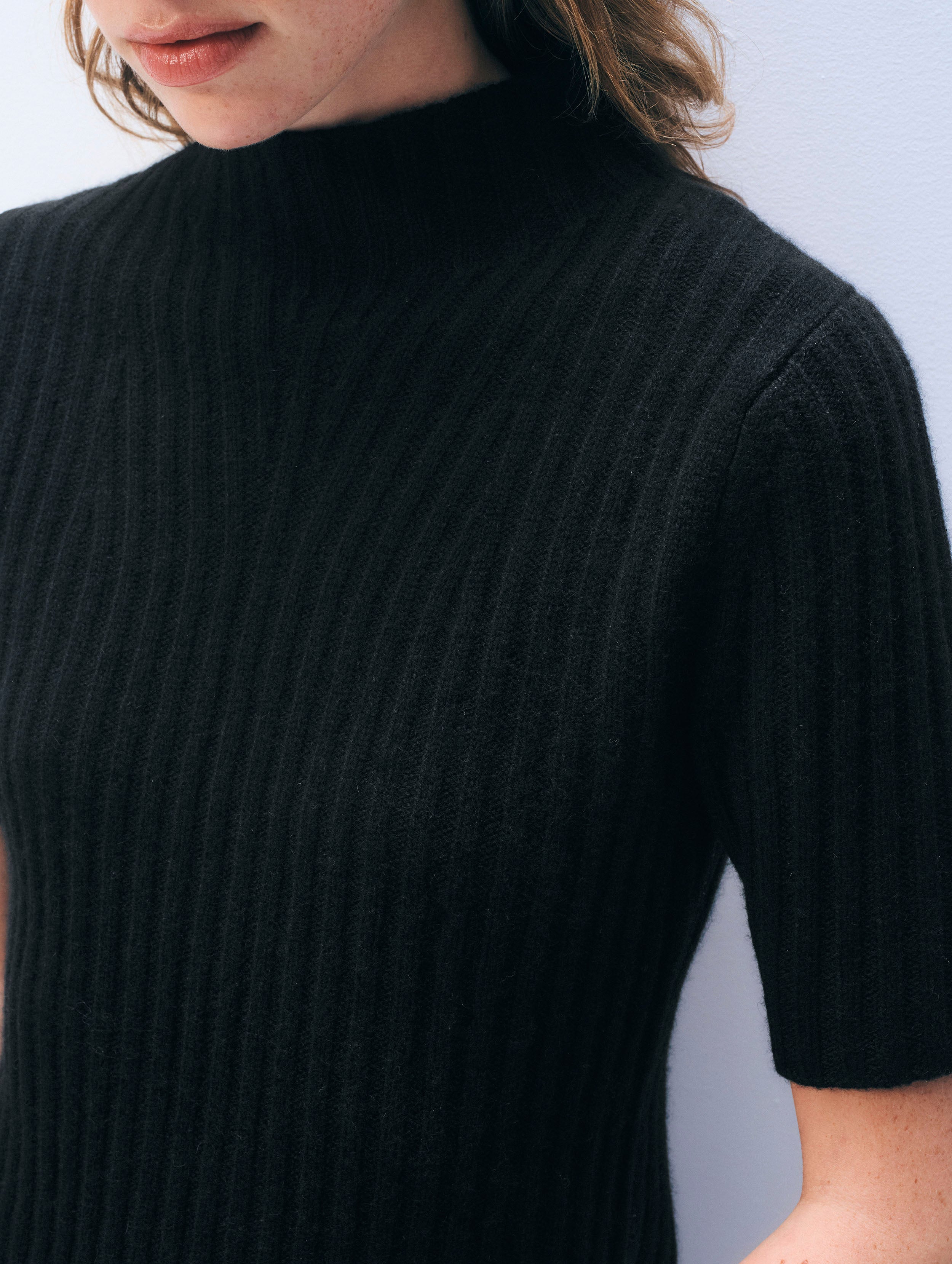 Cashmere Ribbed Mockneck | Black