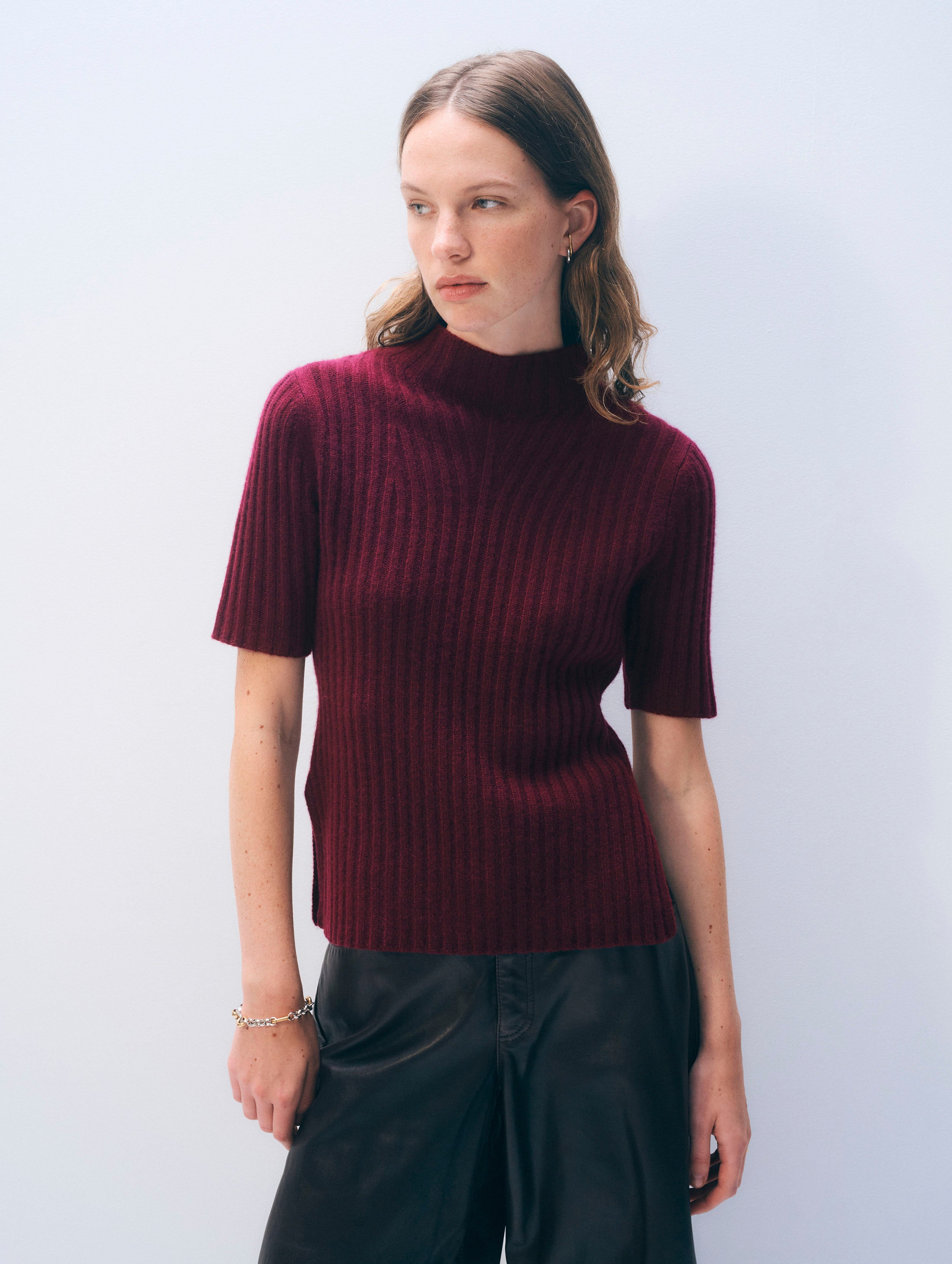 Cashmere Ribbed Mockneck | Sangria