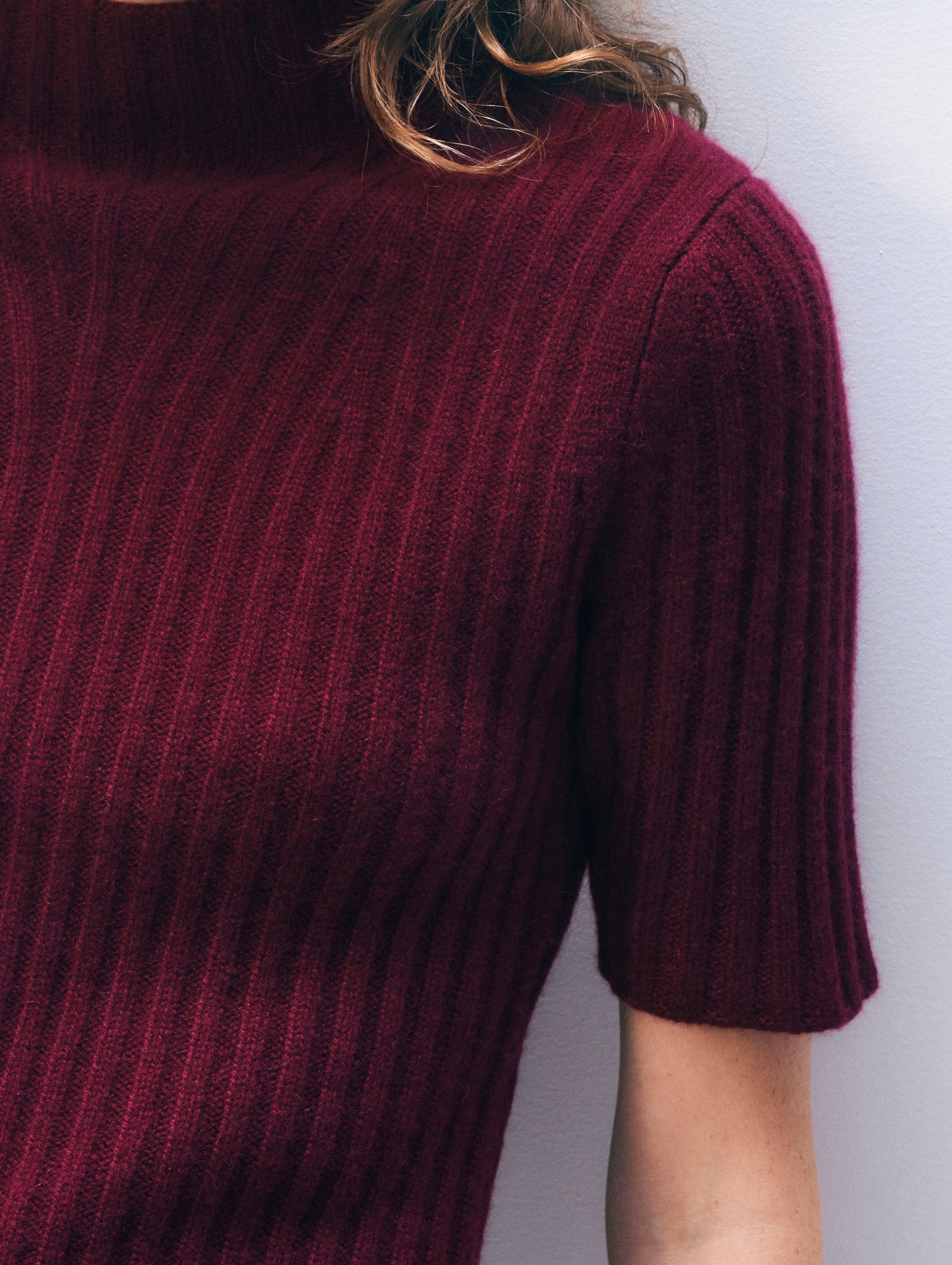 Cashmere Ribbed Mockneck | Sangria