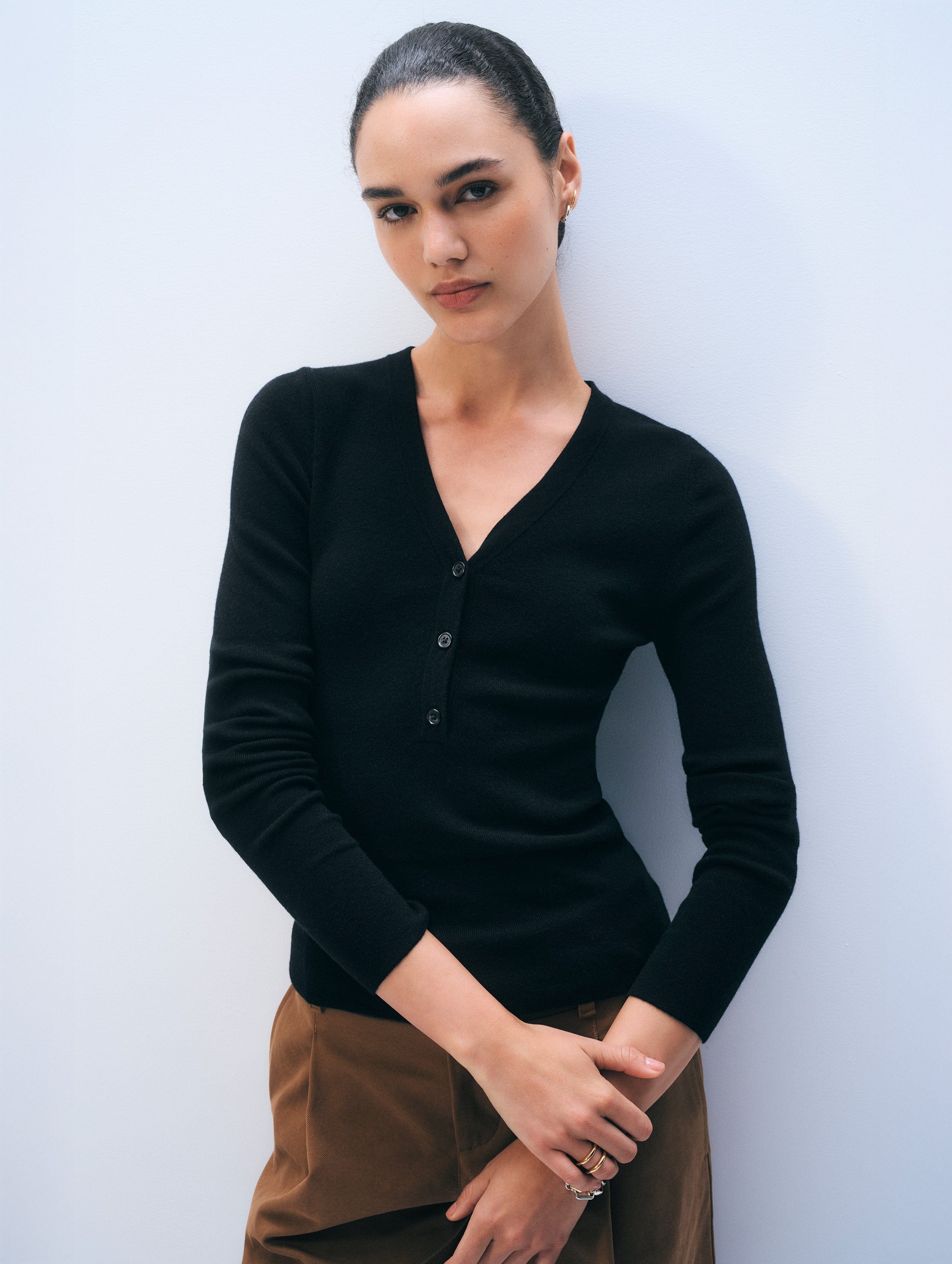 Superfine Cashmere Blend Henley | Black