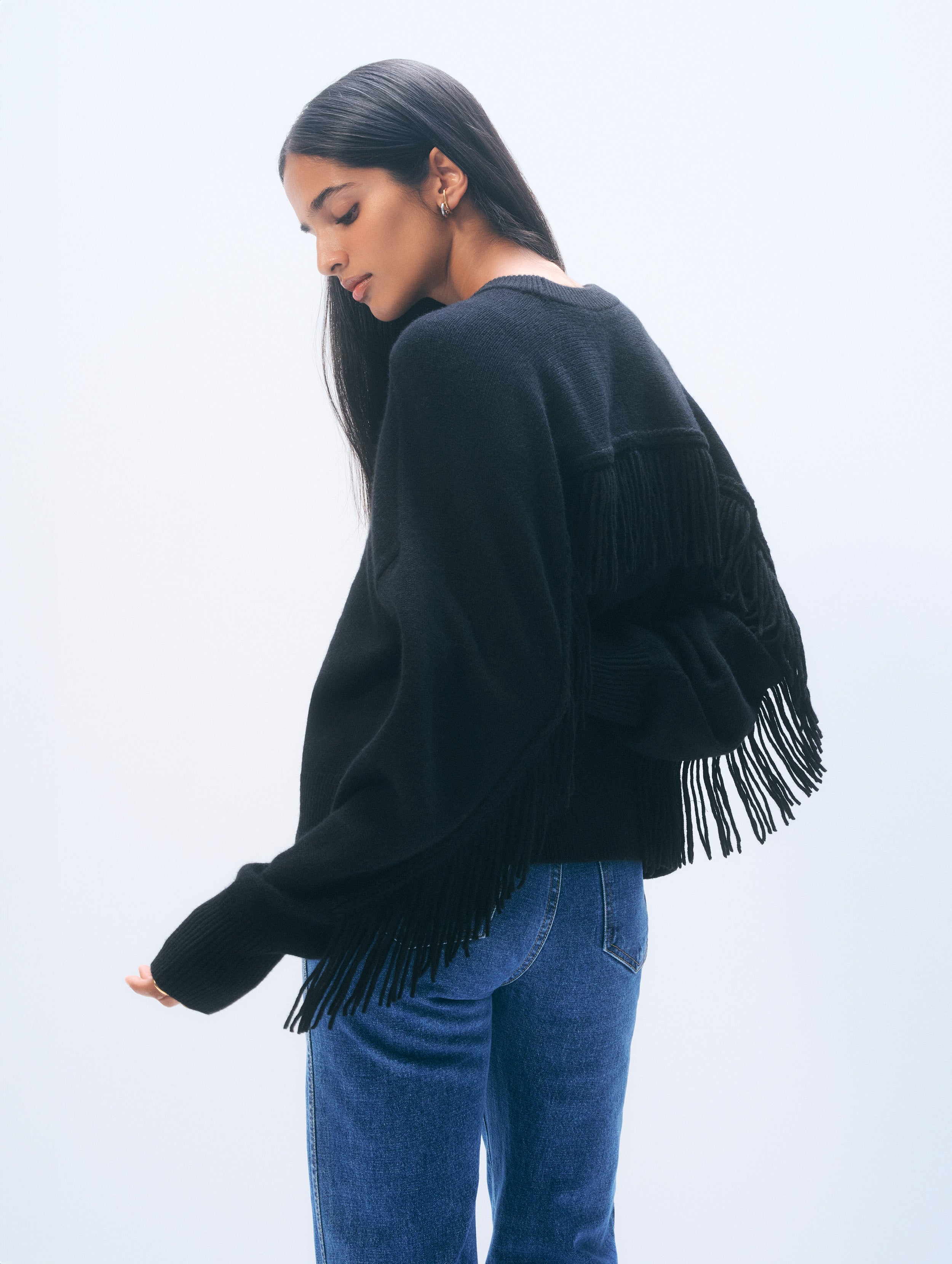 Cashmere Blend Luxe Fringe Crewneck | Black