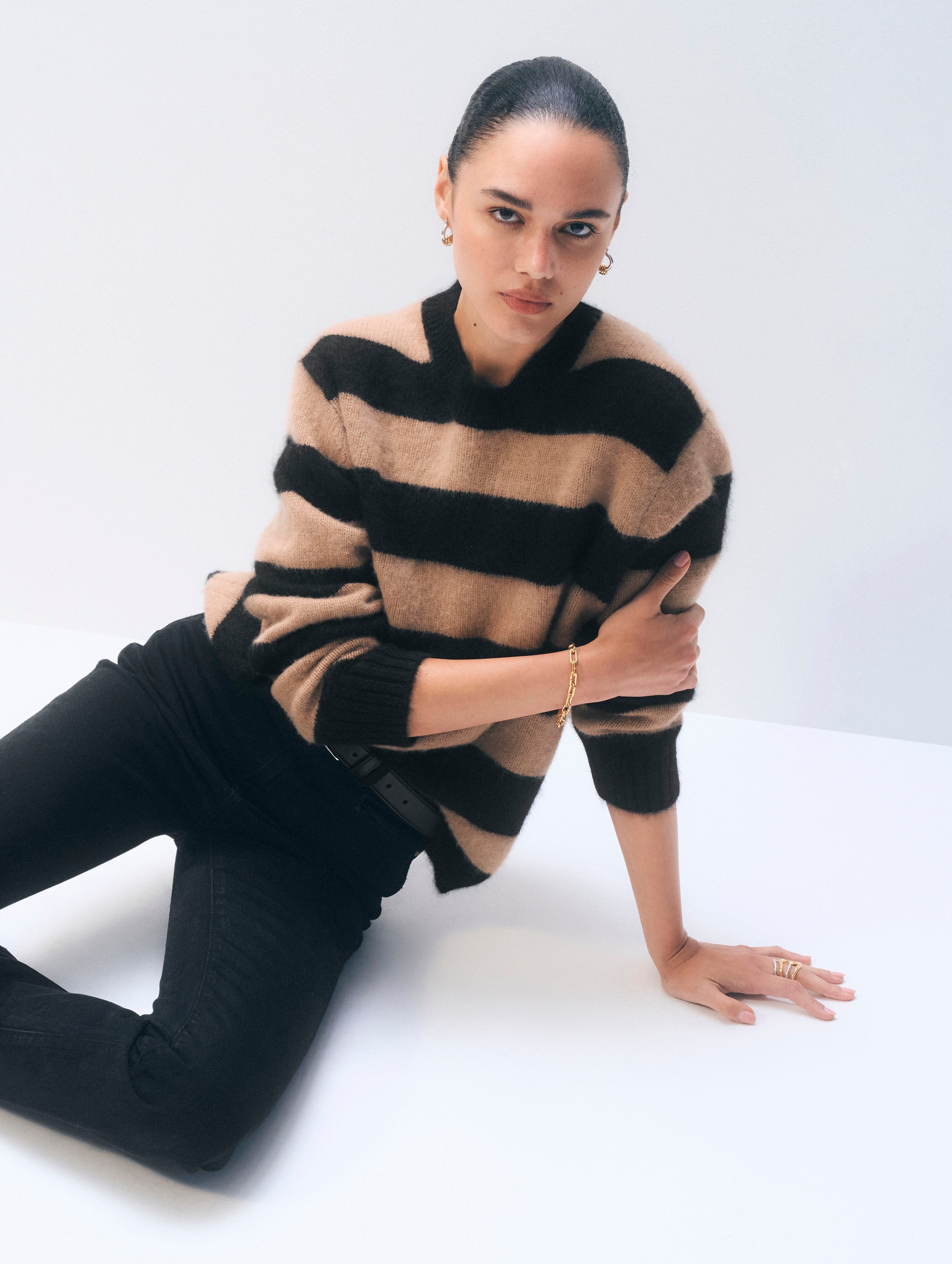 Brushed Cashmere Striped Crewneck | Black/Caramel