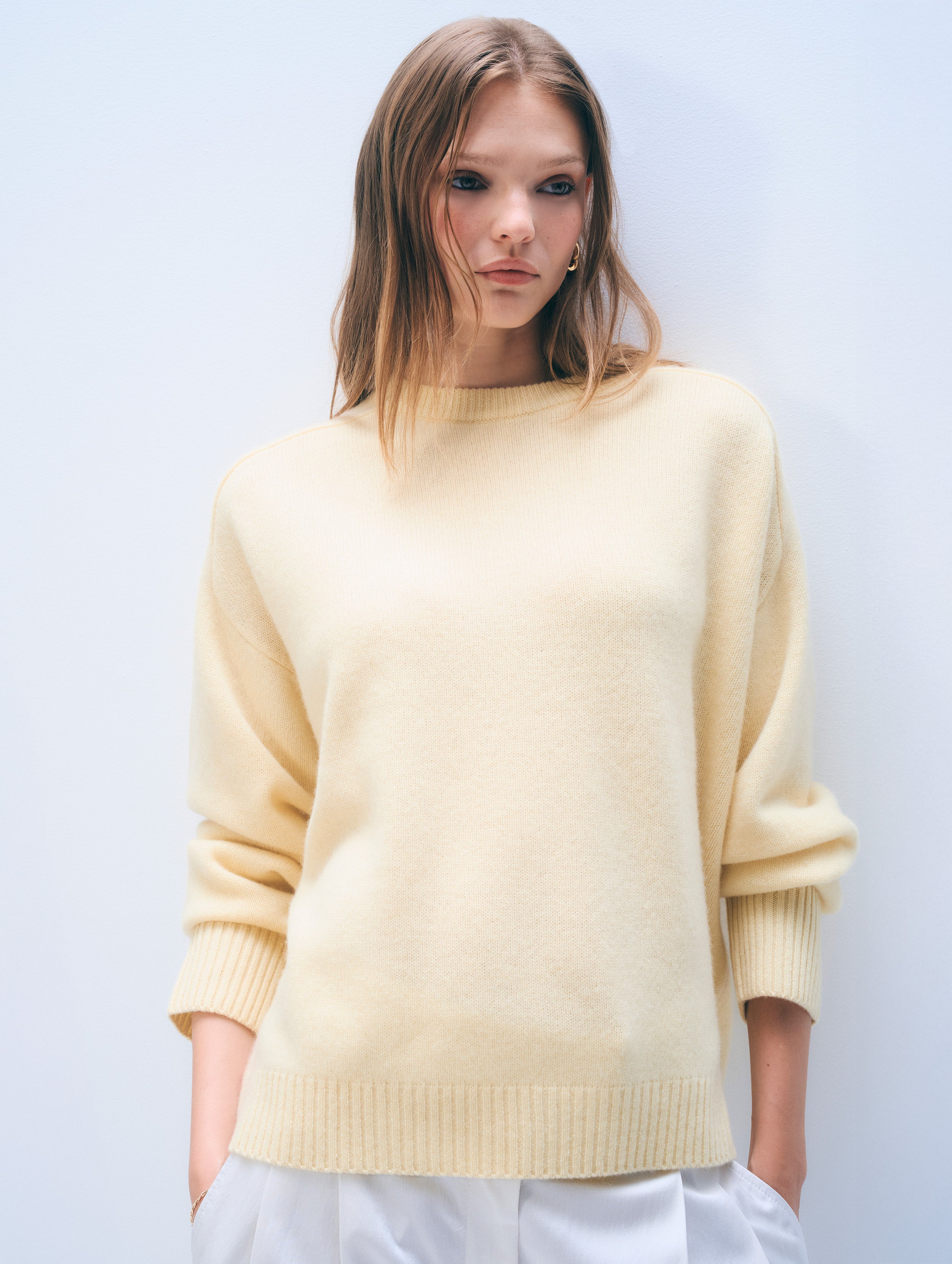 white & warren Cashmere Oversized Saddle Sleeve Crewneck | Lemonade
