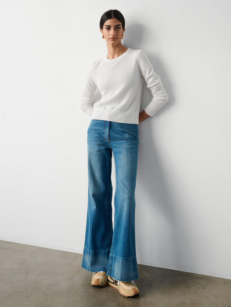 files/19378_Essential-Cashmere-Shrunken-Crewneck_Soft-White_GG_01.jpg