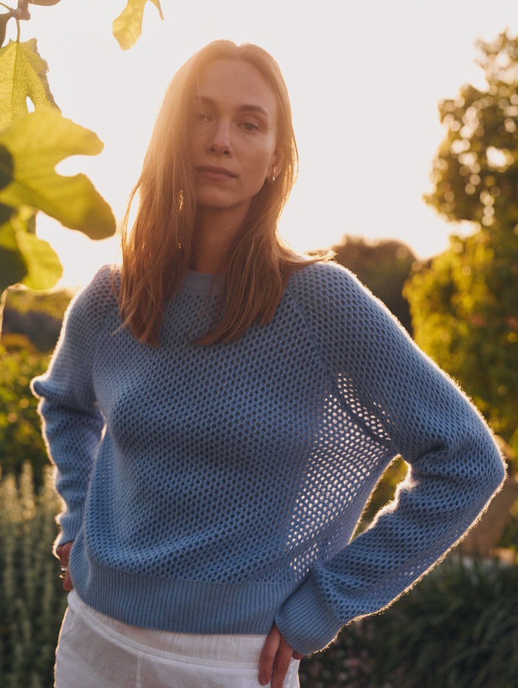 files/20349_CashmereMeshSweatshirt_SoftBlue_ZK_01_fcbcfa0d-2ddd-4578-b0a0-c00509f53434.jpg