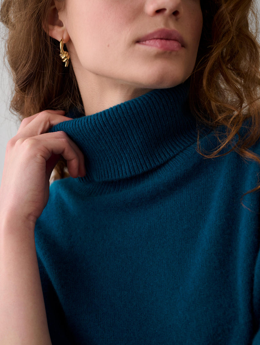 Essential Cashmere Turtleneck