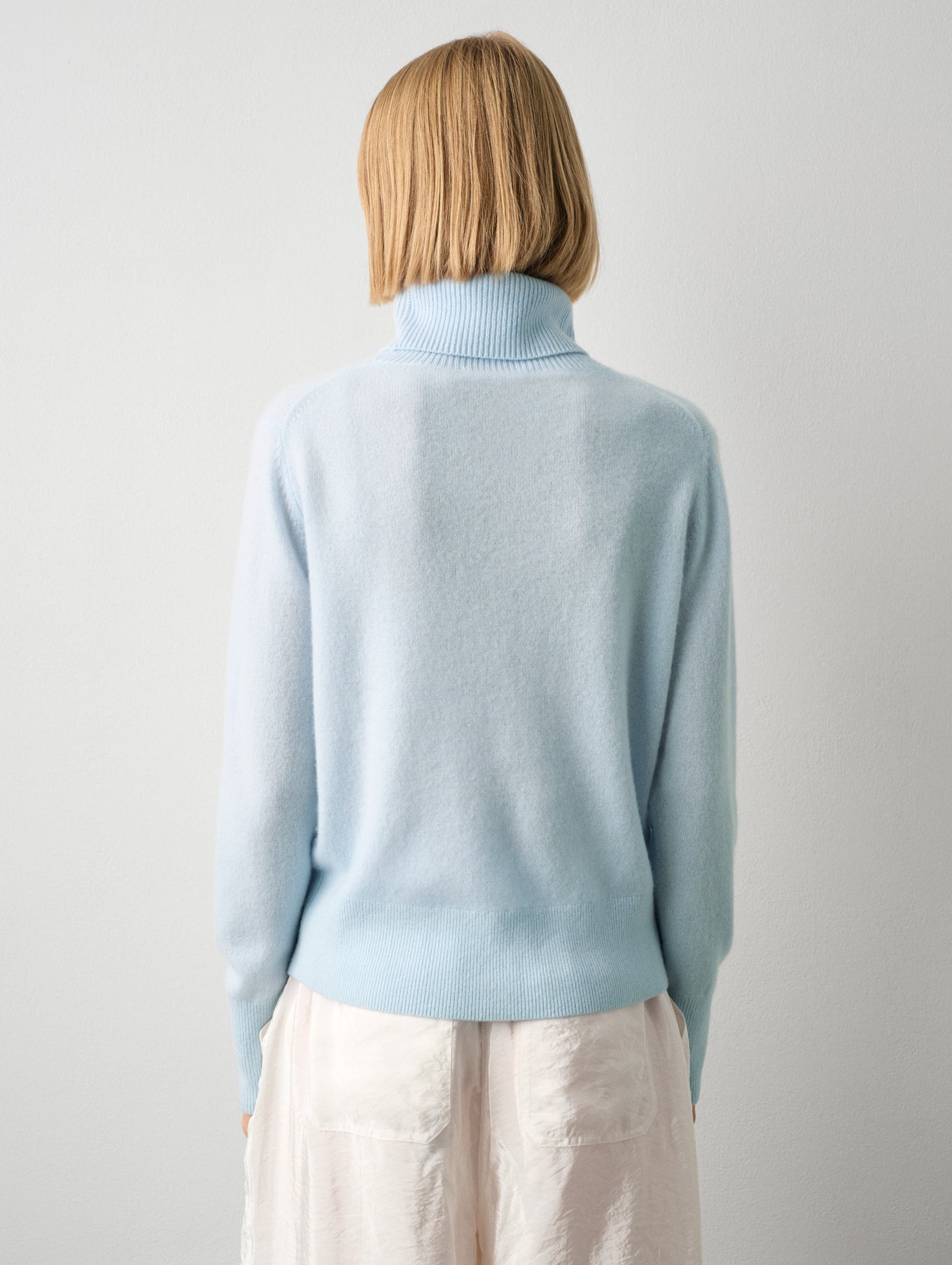 Essential Cashmere Turtleneck