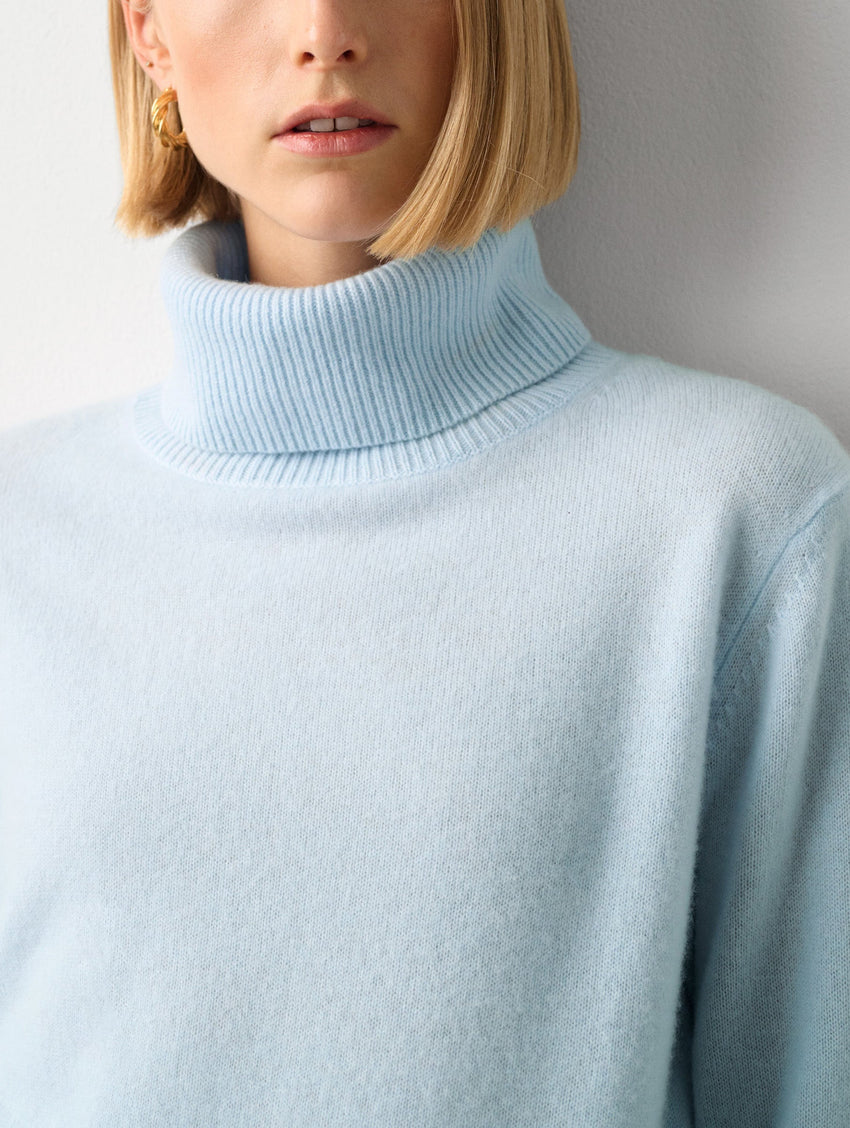 Essential Cashmere Turtleneck