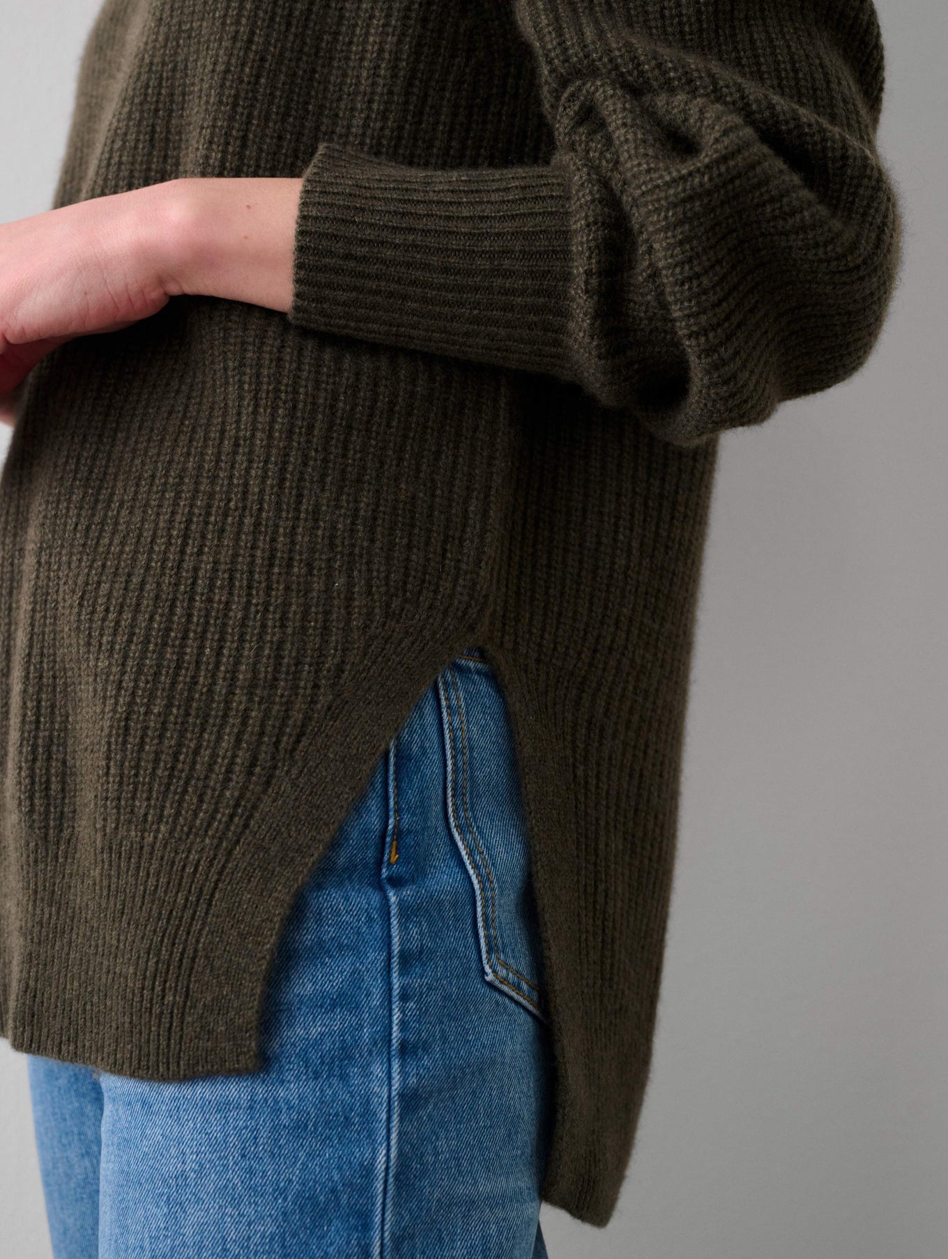 Cashmere Ribbed Blouson Sleeve V Neck