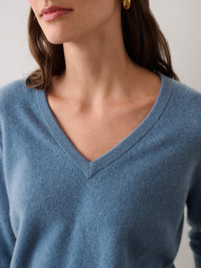 Essential Cashmere V Neck