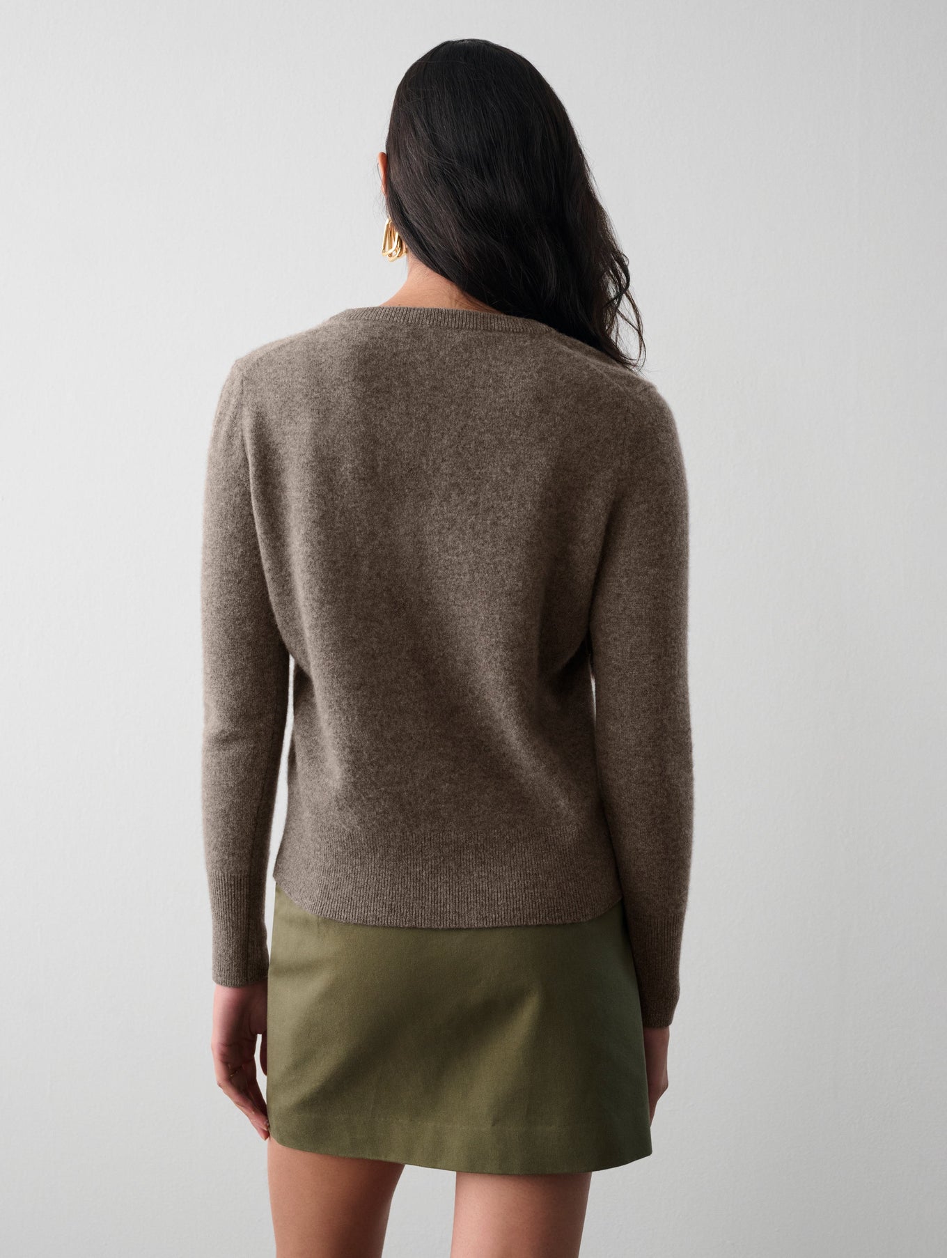 Essential Cashmere V Neck