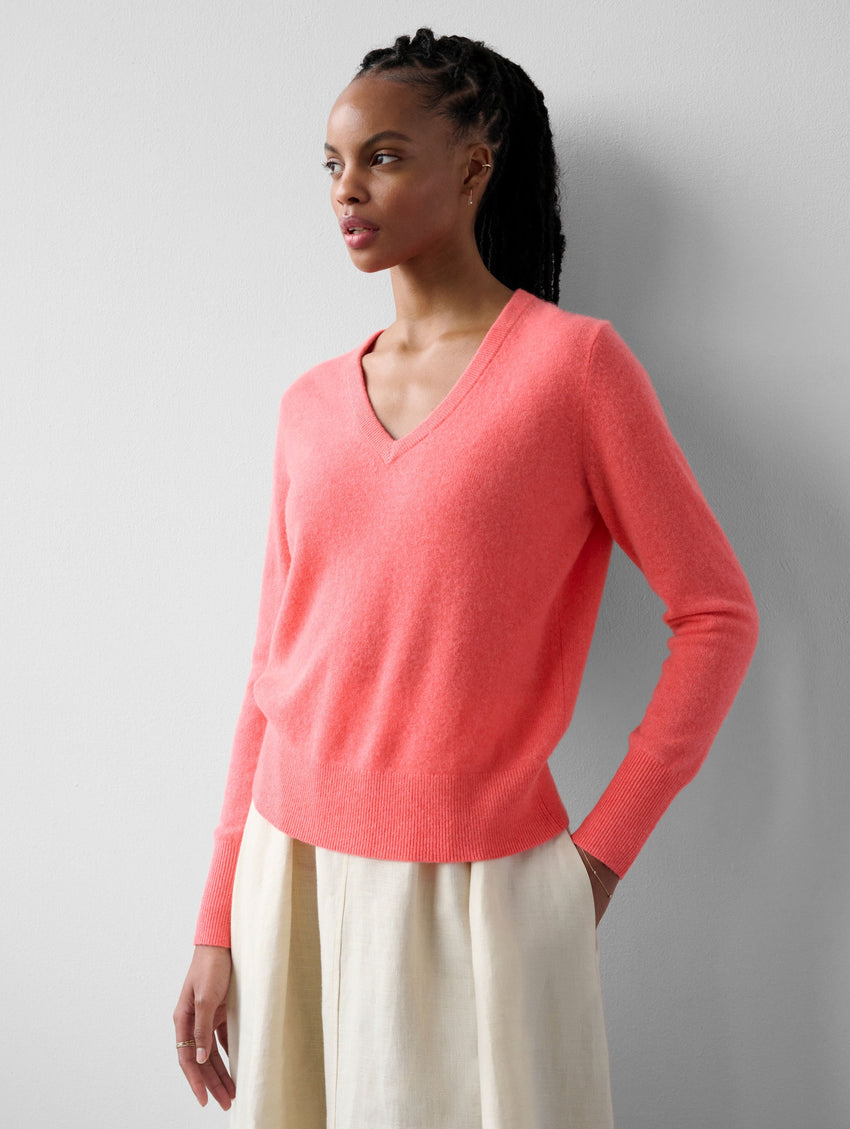 Essential Cashmere V Neck