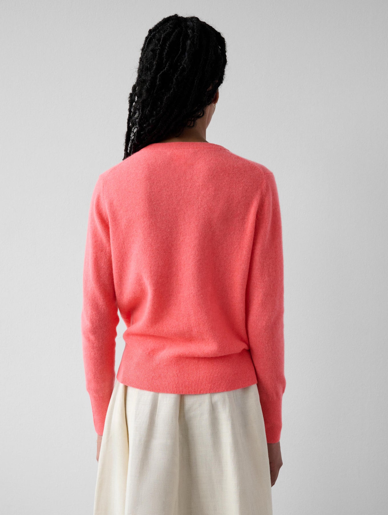 Essential Cashmere V Neck