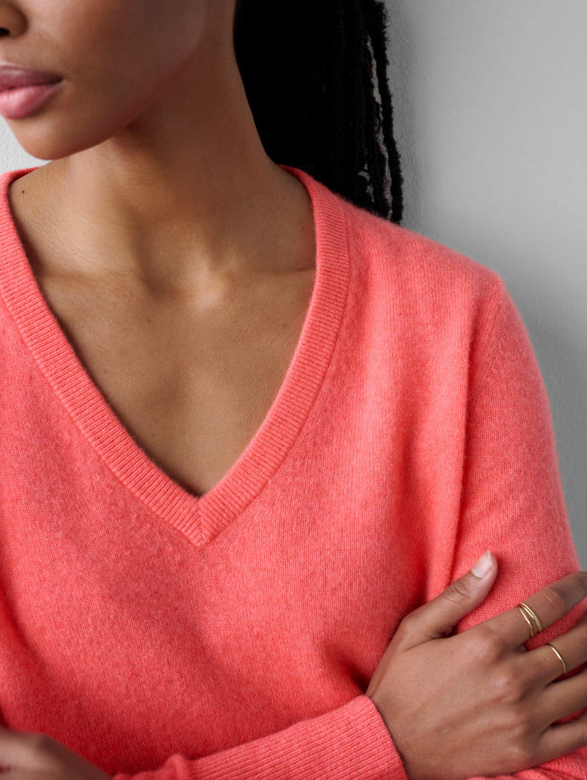 Essential Cashmere V Neck