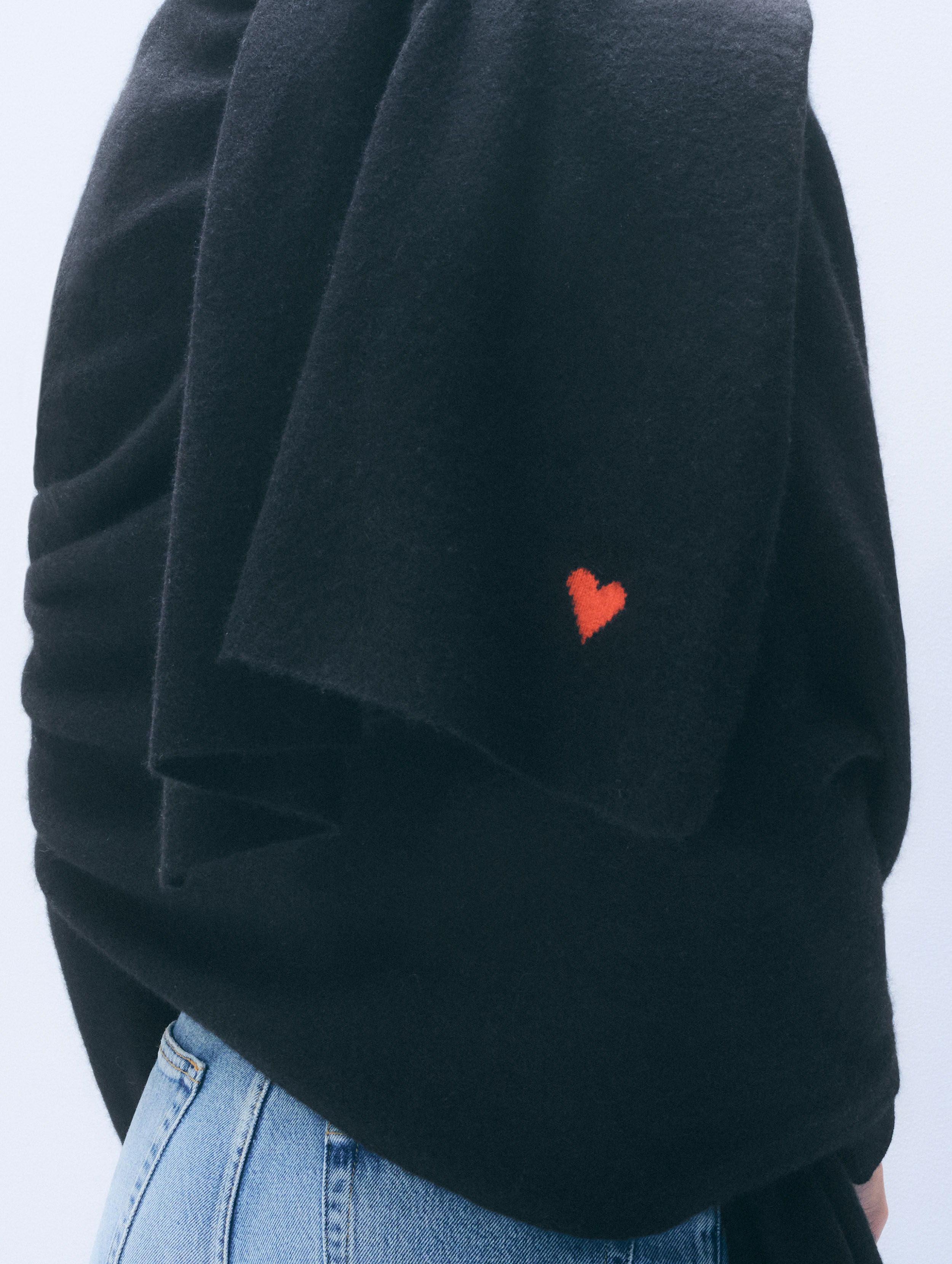 Cashmere Heart Travel Wrap | Black/Poppy Red