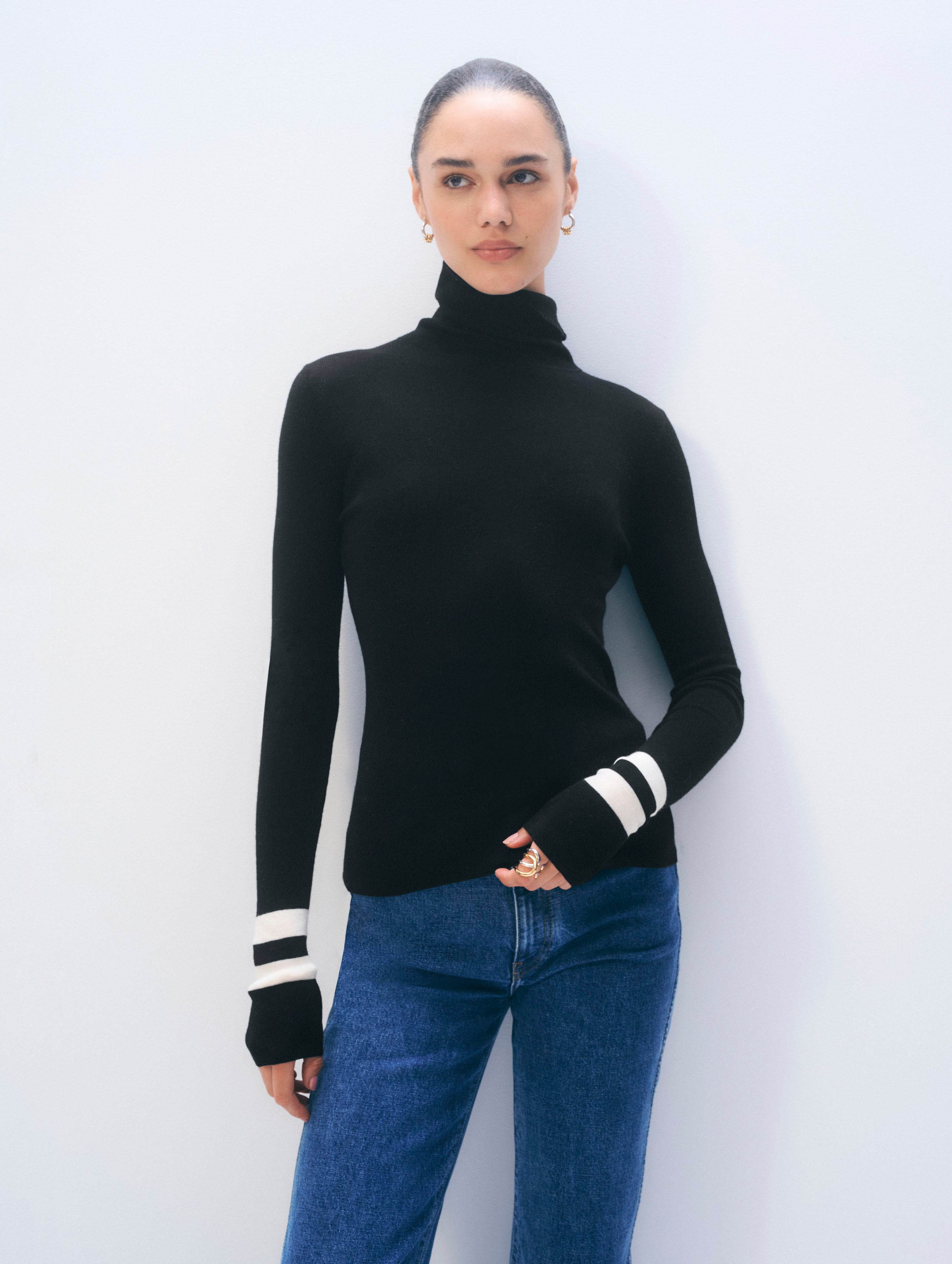 Superfine Merino Fitted Turtleneck