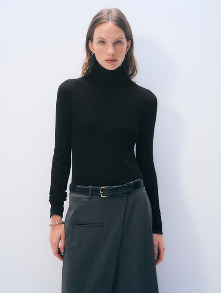 Superfine Merino Fitted Turtleneck | White + Warren