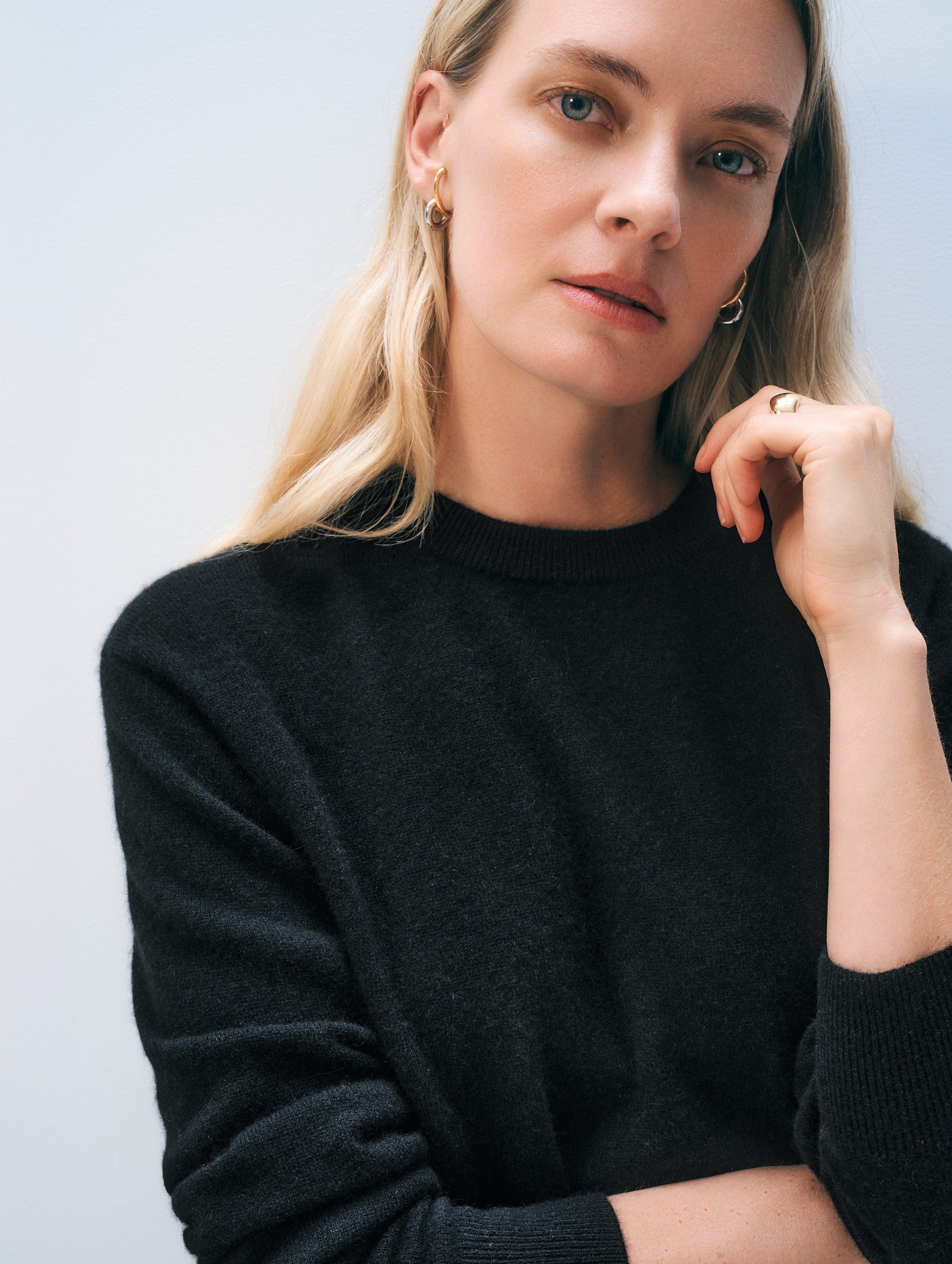 【週末価格】1 HEAVY WEIHGT CASHMERE CREW NECK Frame Cashmere-Silk V-Neck Sweater | Saks Fifth Avenue