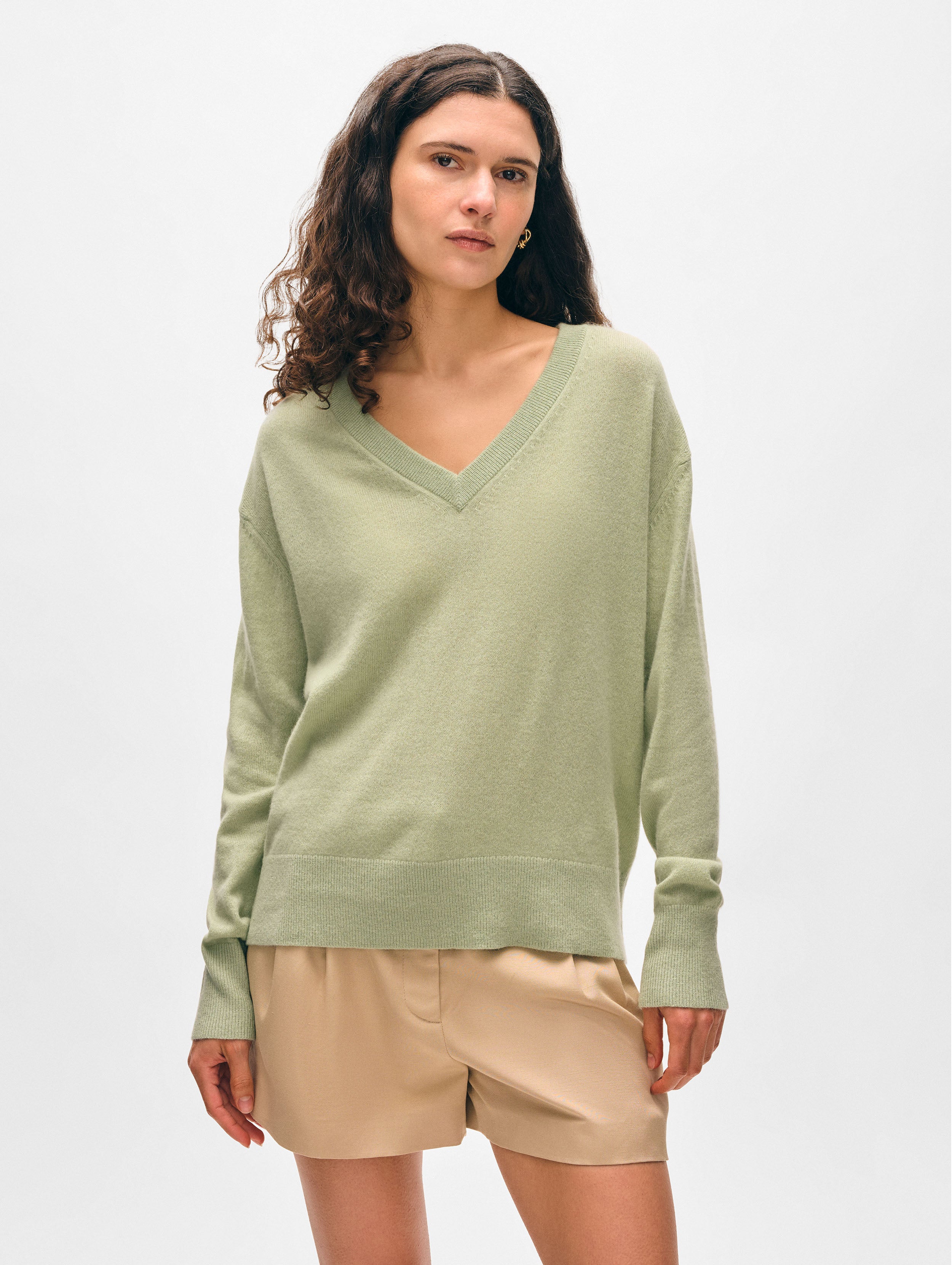 か*ん様 LIGHT CASHMERE KNIT V-NECK P/O GREE Auralee 'Light Cashmere Knit V-Neck P/)' (Green) – C'H'C'M'