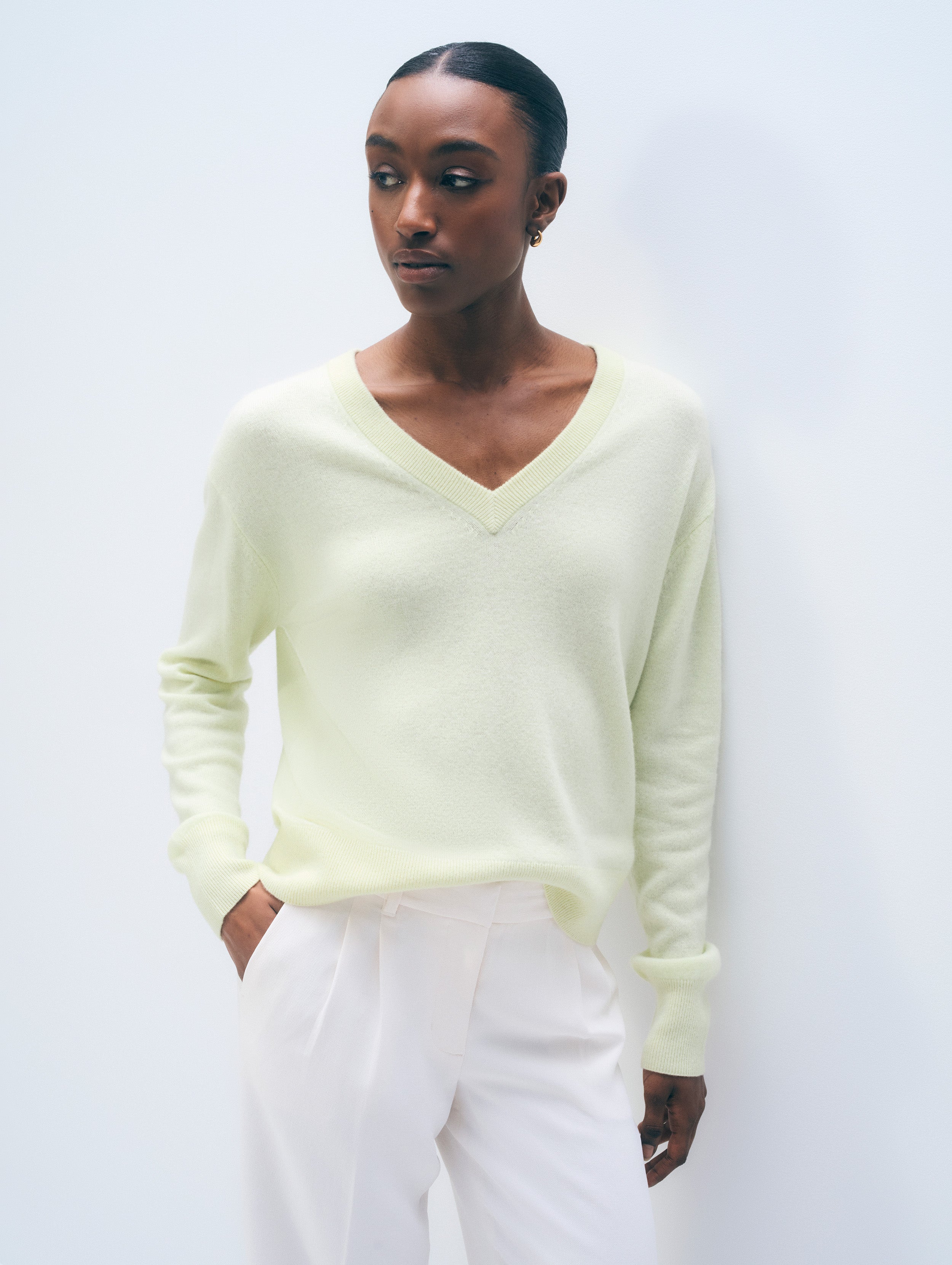 Cashmere V Neck | Pale Pistachio
