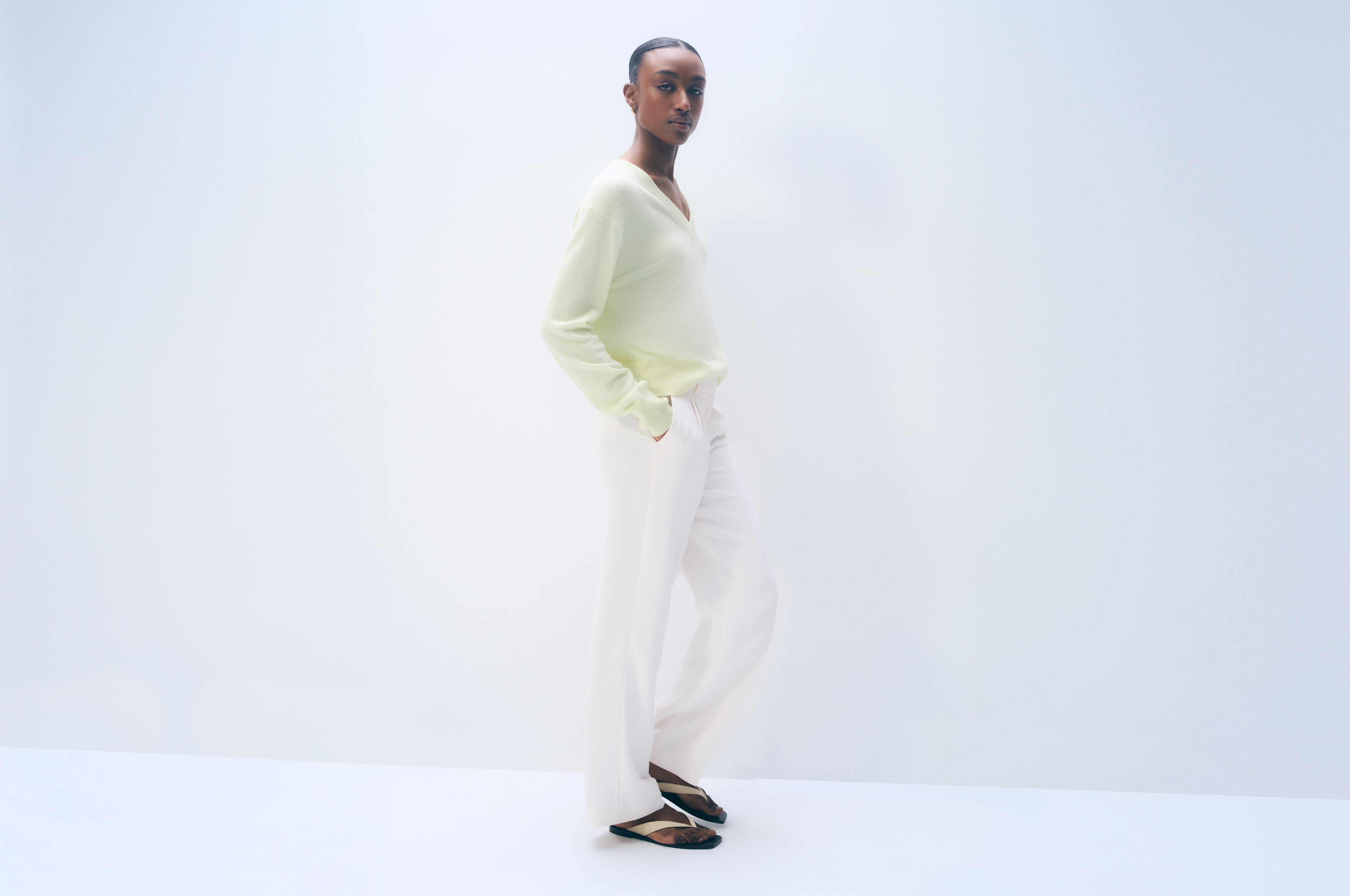 Cashmere V Neck | Pale Pistachio