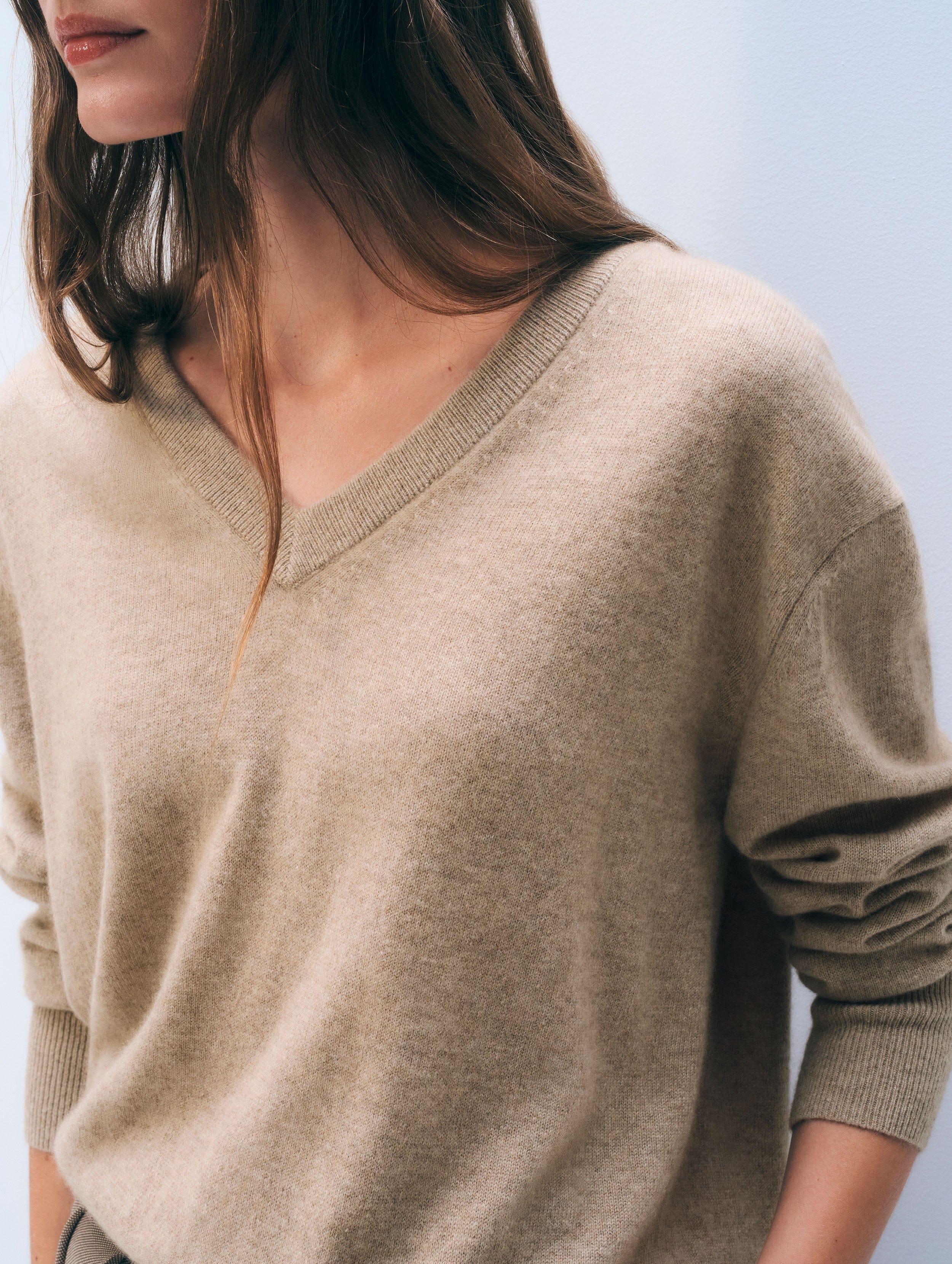 Cashmere V Neck | Taupe Heather