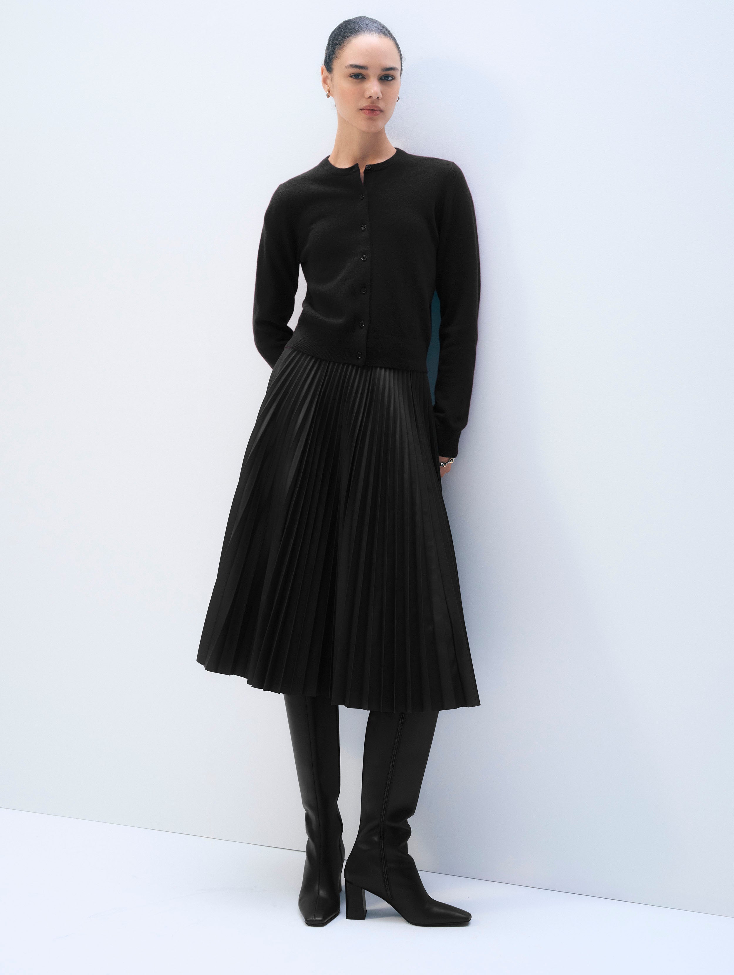 Cashmere Crewneck Cardigan | Black