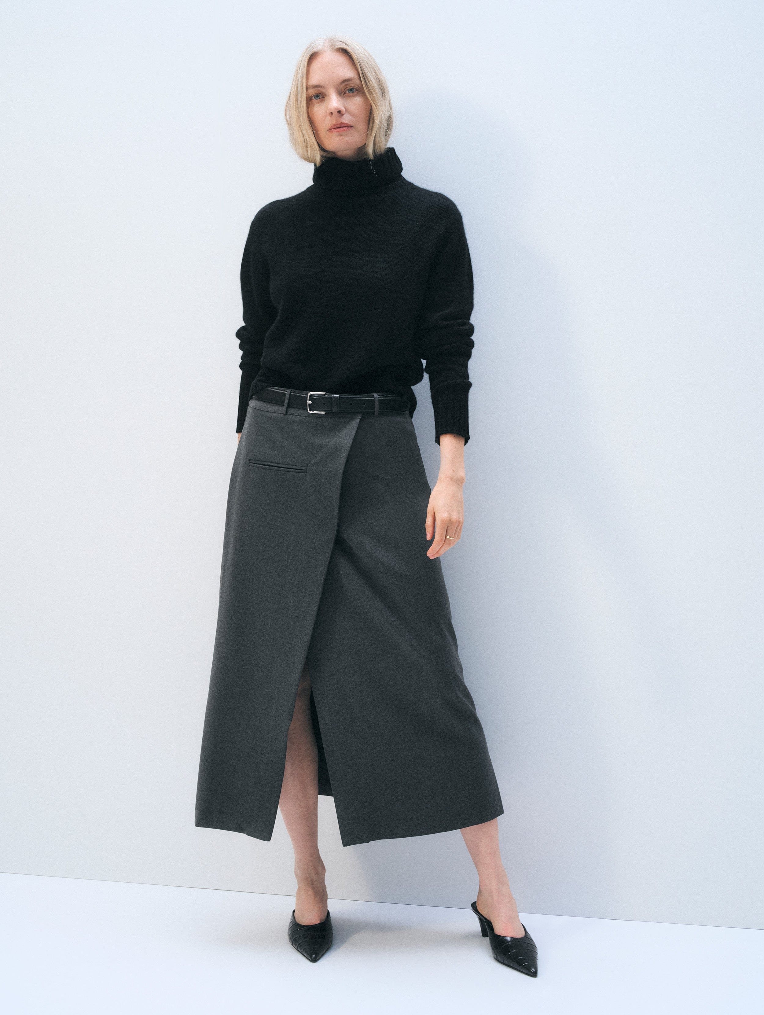 Cashmere Featherweight Turtleneck