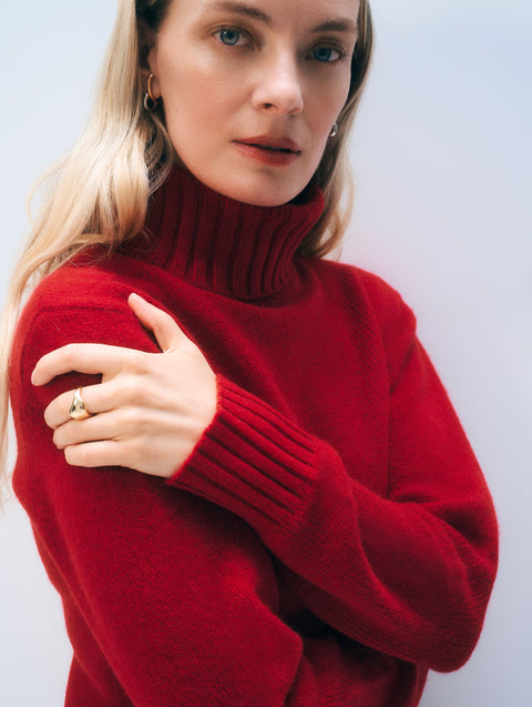 NEW WHITE + WARREN women\'s cashmere ribbed headband in deep crimson White & Warren Cashmere Ribbed Beanie main image 4