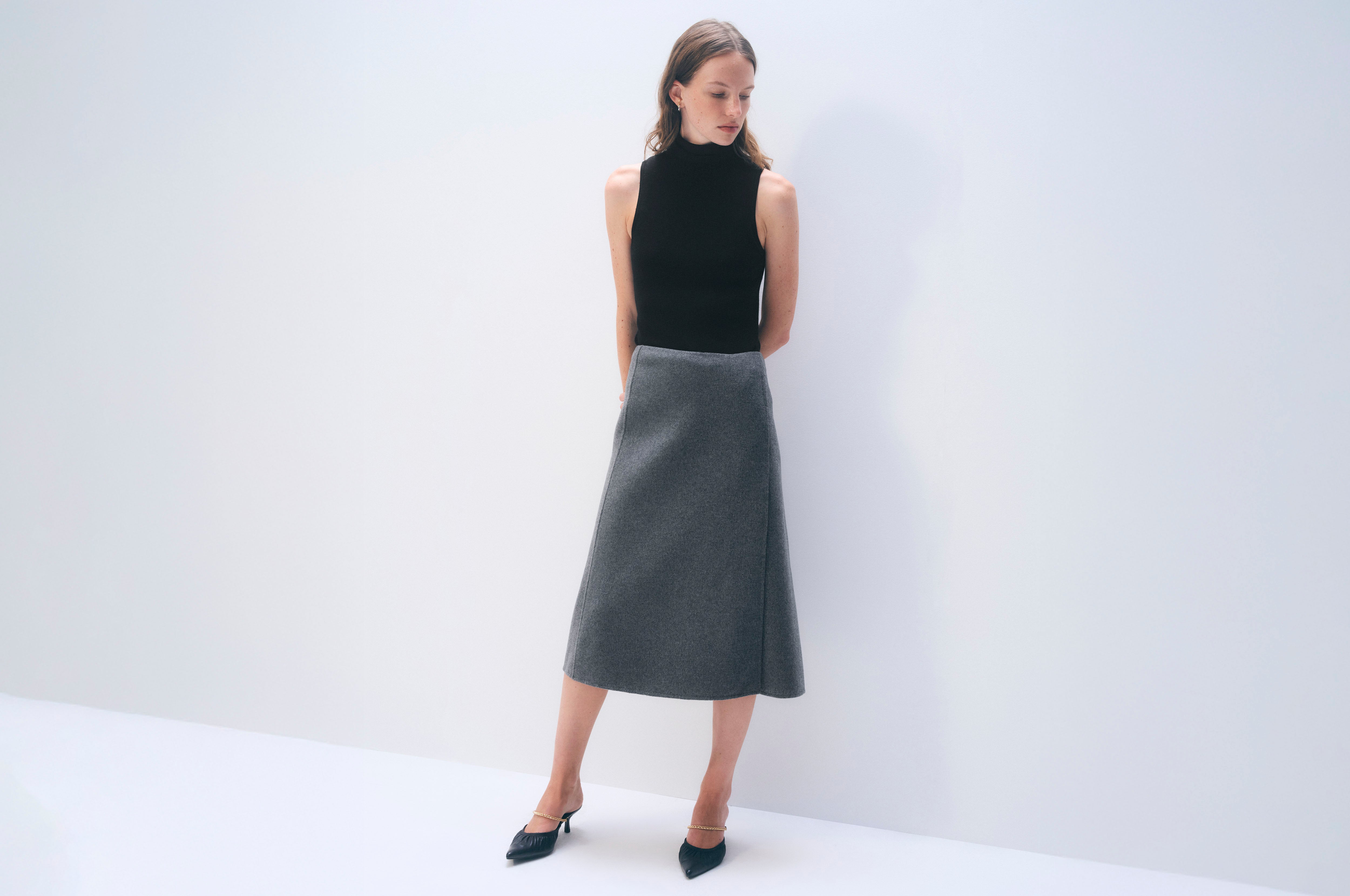 Superfine Merino Sleeveless Turtleneck | Black