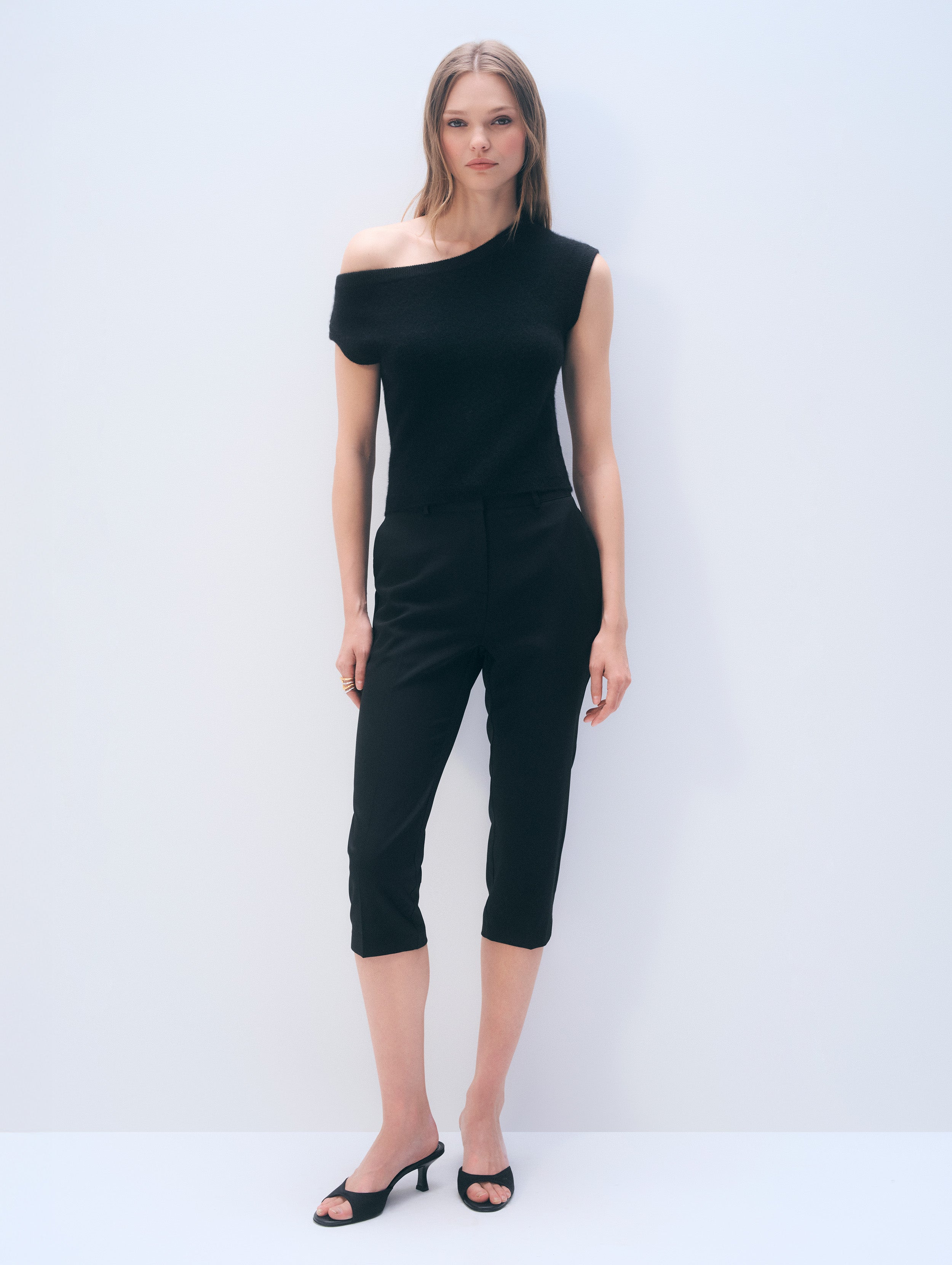 Cashmere Off Shoulder Top | Black