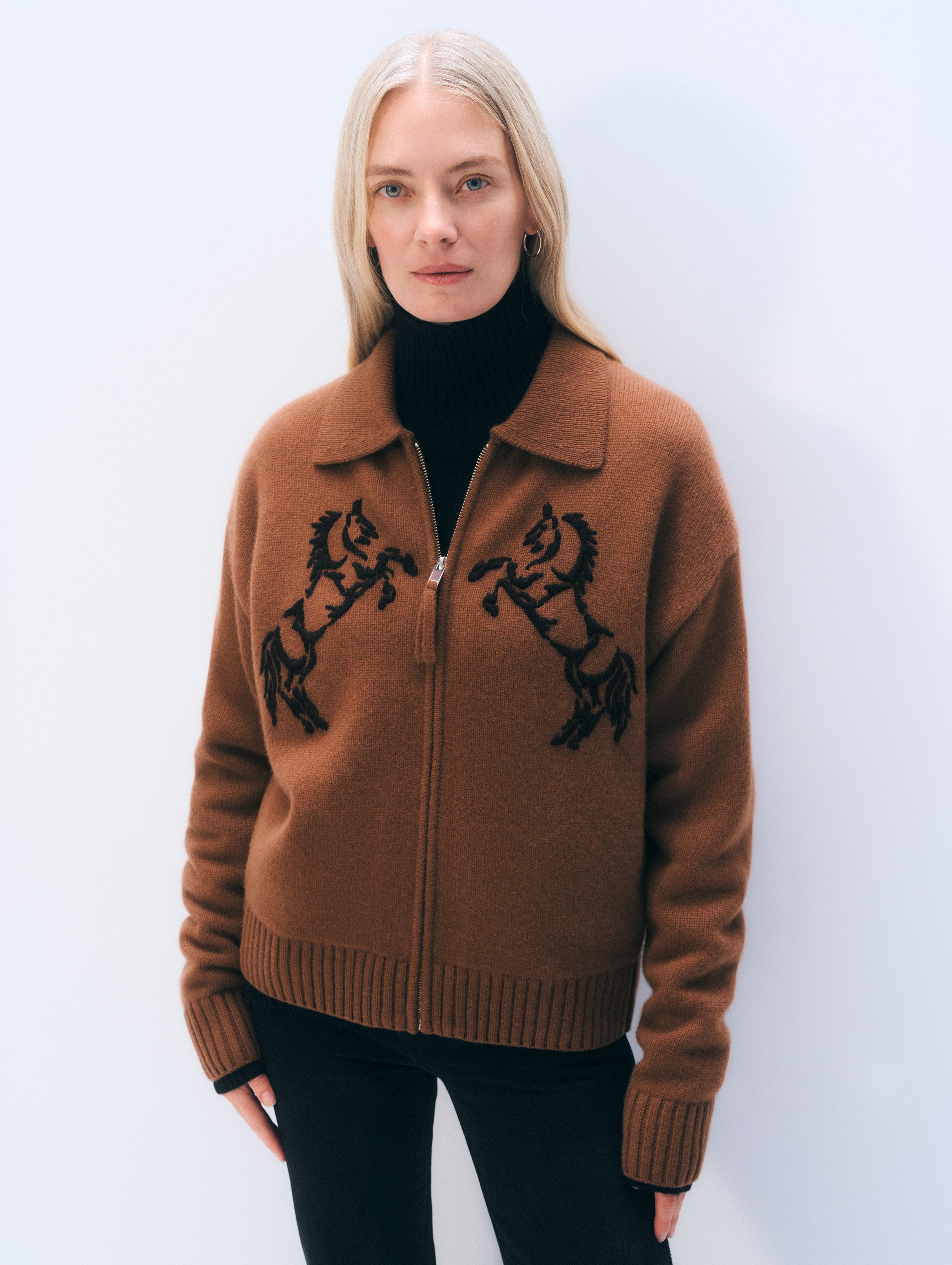 Cashmere Blend Horse Zip-Up | Umber/ Black