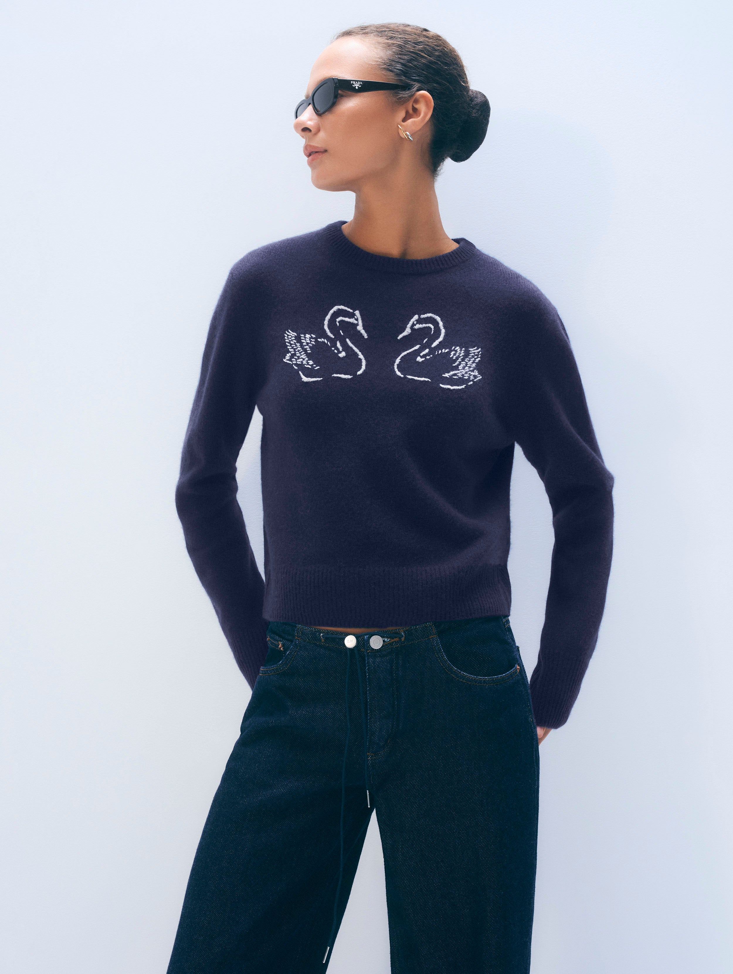 Cashmere Blend Embroidered Swan Sweater | Navy/Ivory