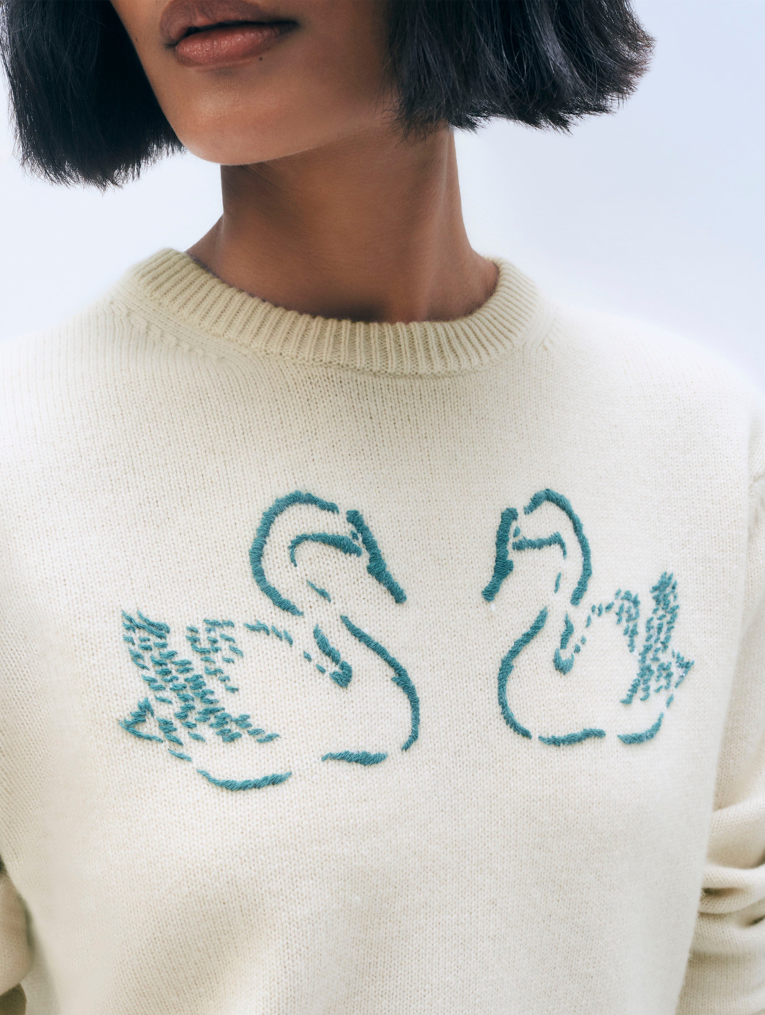Cashmere Blend Embroidered Swan Sweater | Ivory/Ivy Green