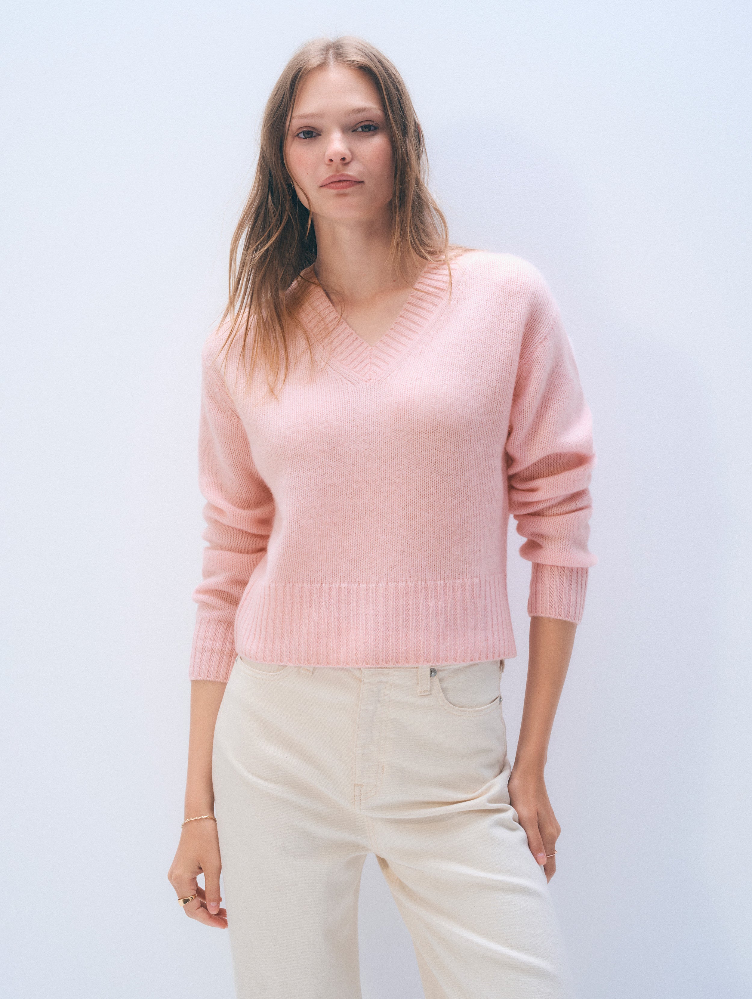 Cashmere Featherweight V-Neck | Clay Pink