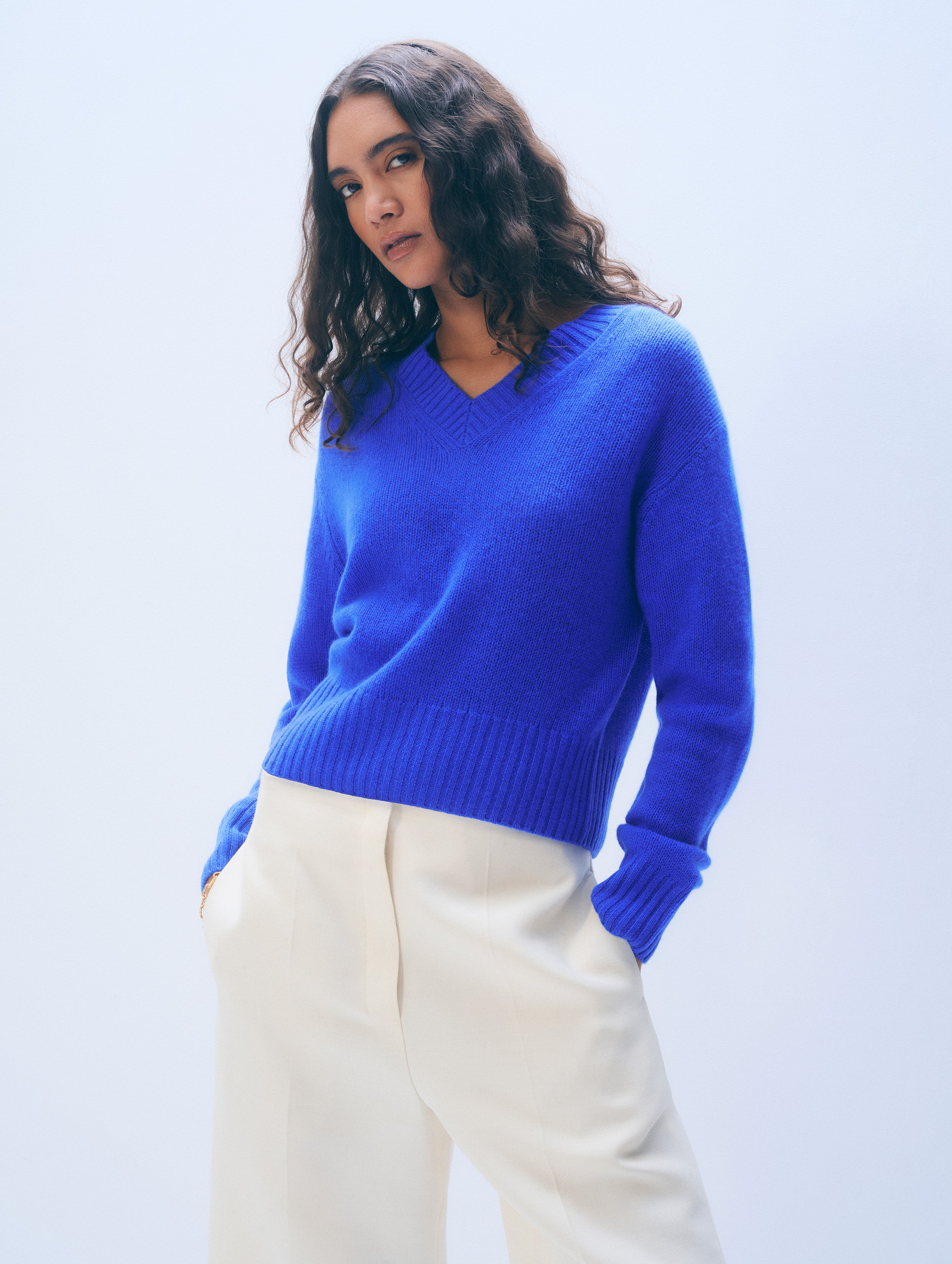 Cashmere Featherweight V-Neck | Cobalt Blue