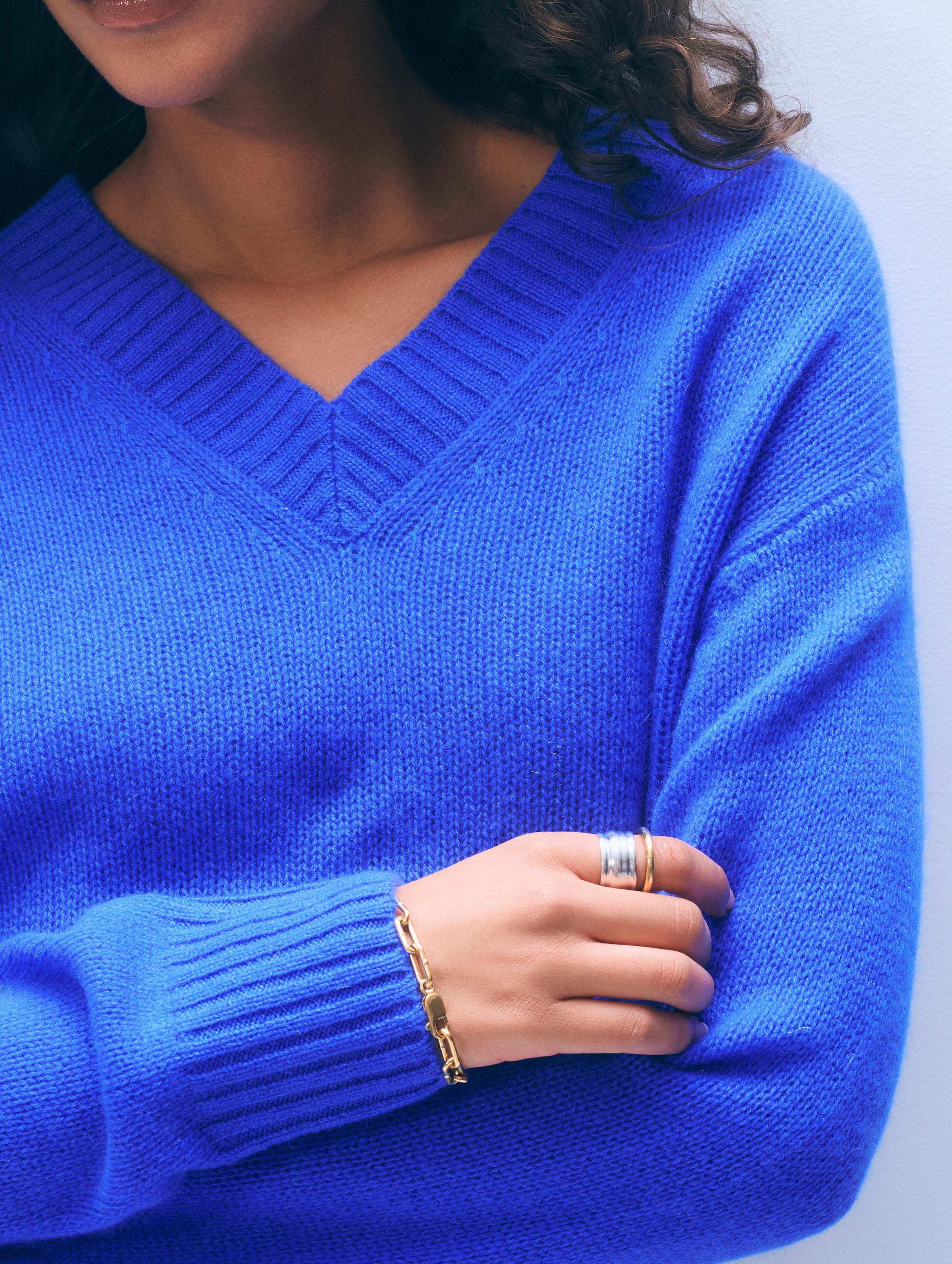 Cashmere Featherweight V-Neck | Cobalt Blue