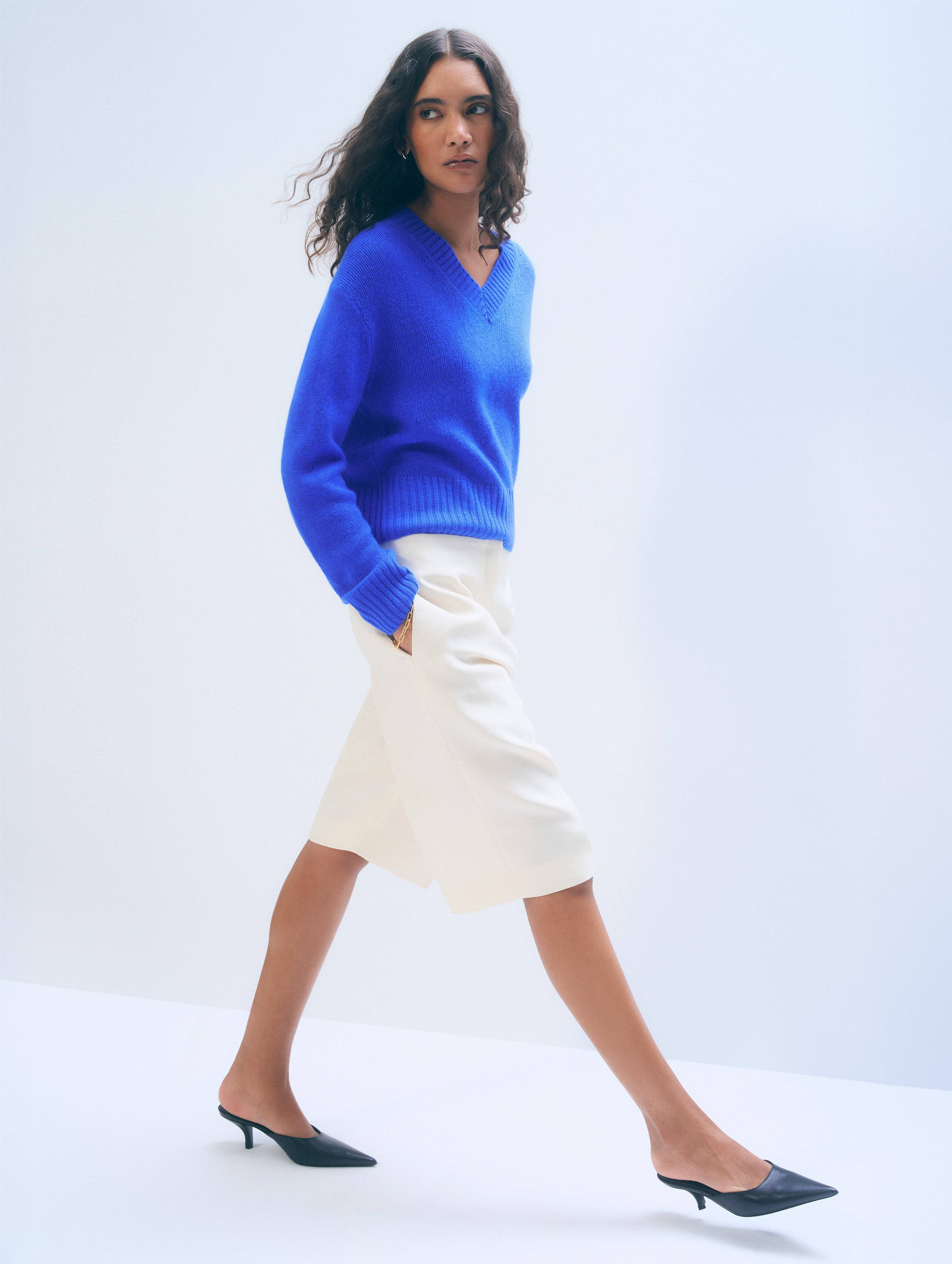 Cashmere Featherweight V-Neck | Cobalt Blue