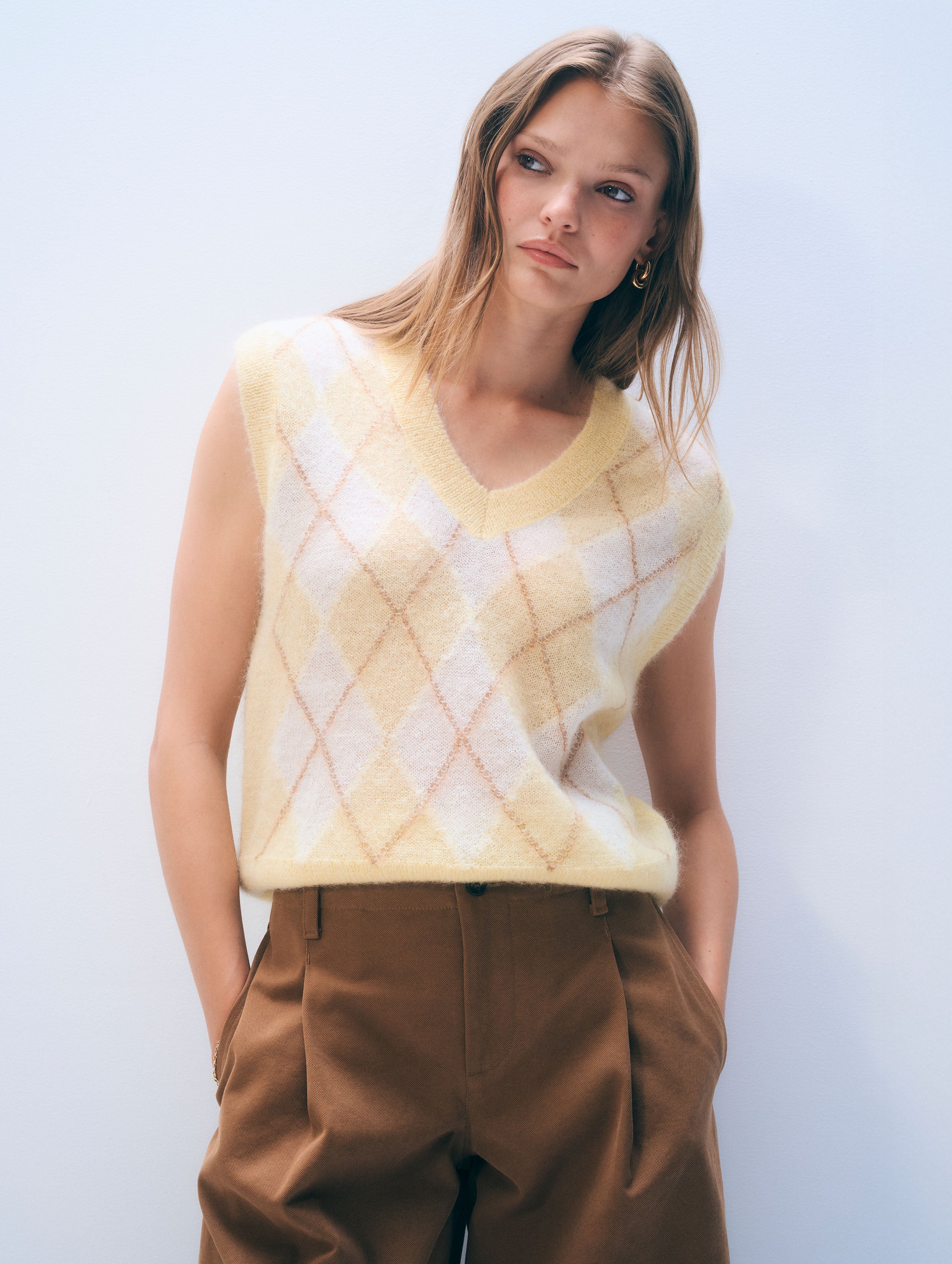 21782_CashmereLuxeArgyleVest_Y