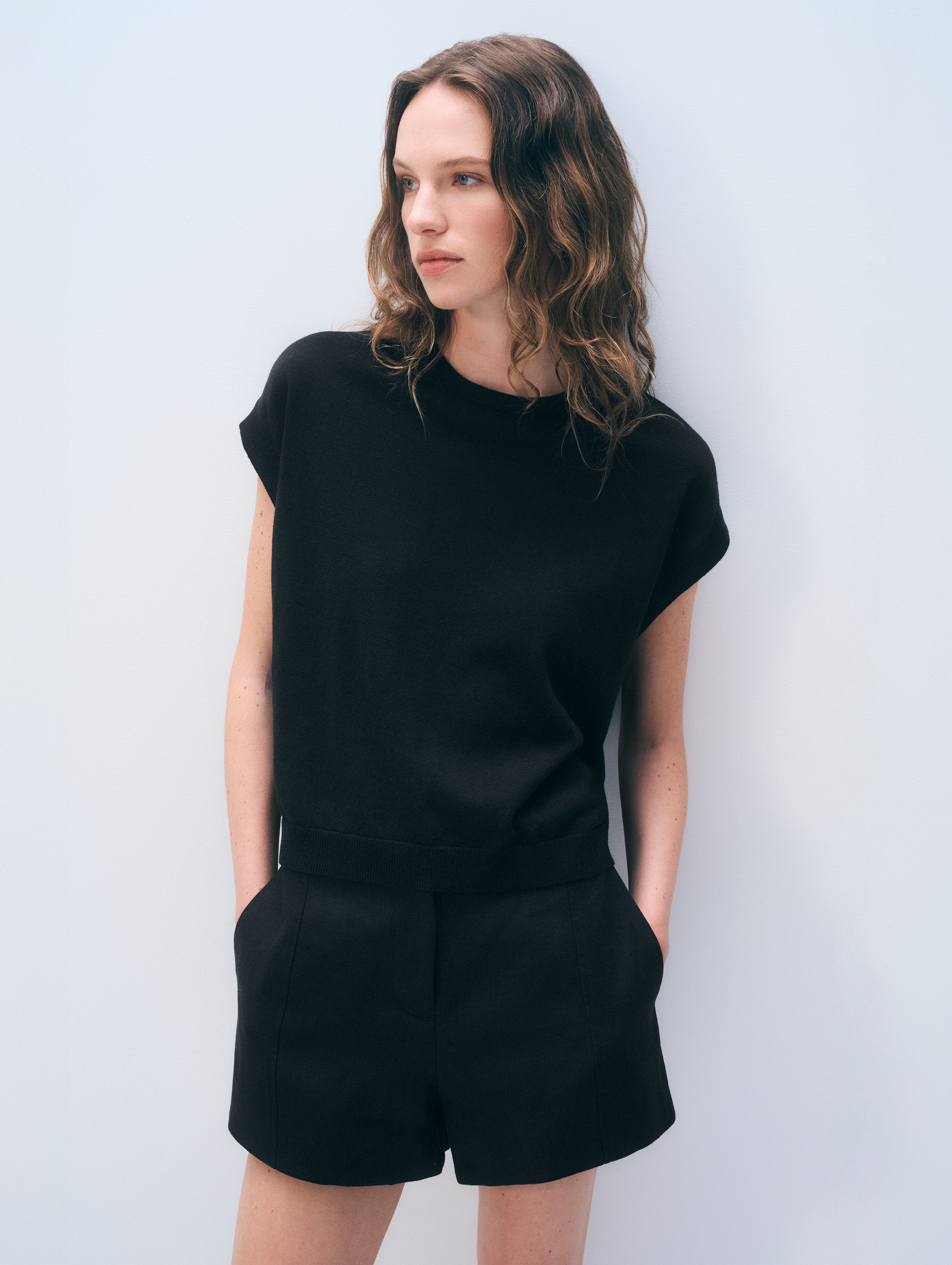 Linen Blend T-Shirt | Black
