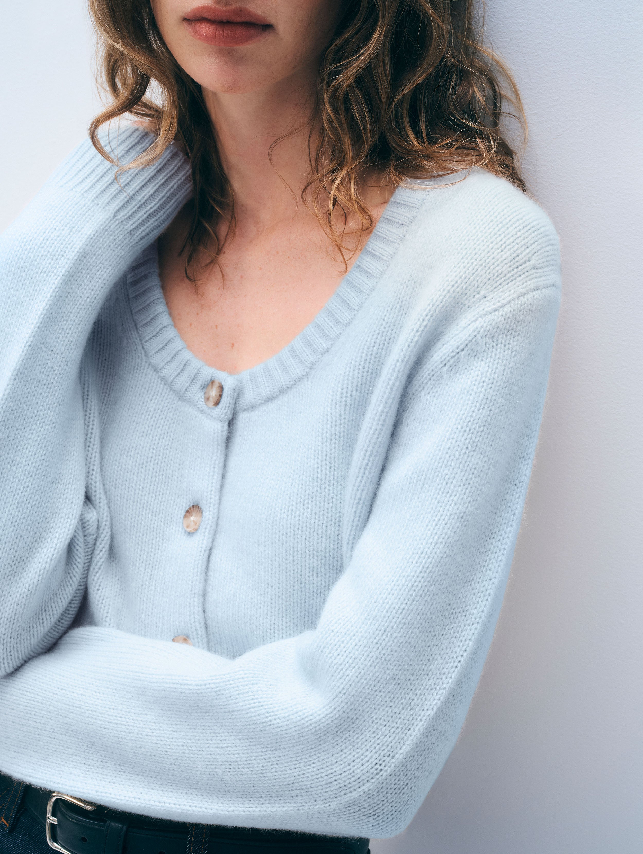 Cashmere Scoop Short-Length Cardigan | Pastel Blue